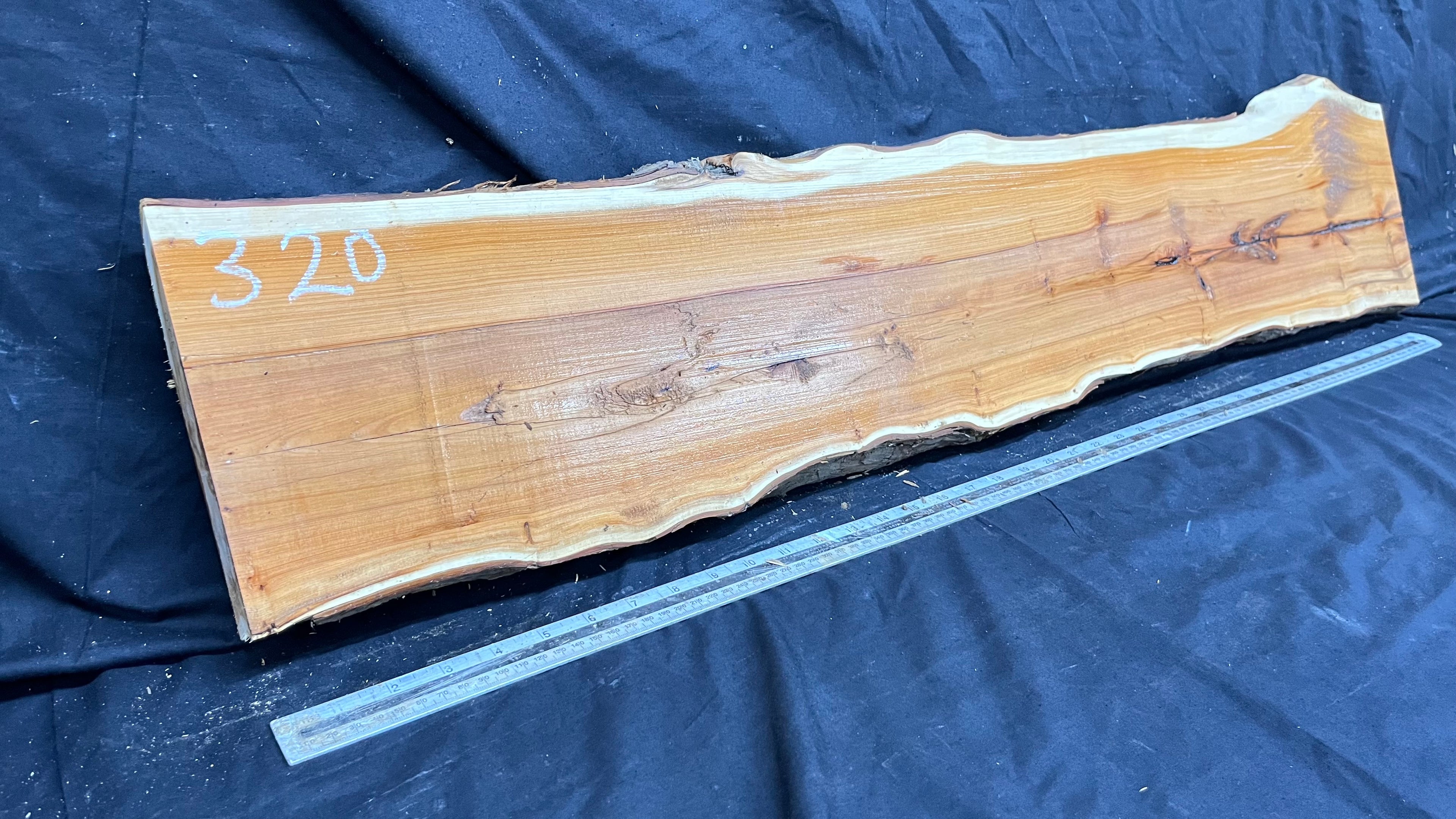 Hardwood yew, slab, board 1073 L x 219 W x 40 D mm    (320)
