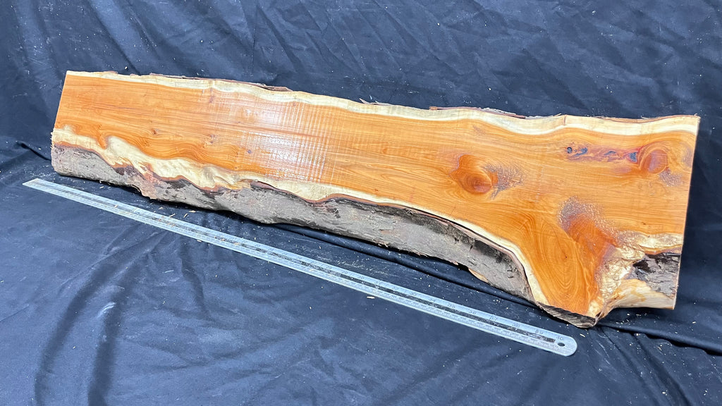 Hardwood yew, slab, board 1073 L x 219 W x 40 D mm    (320)