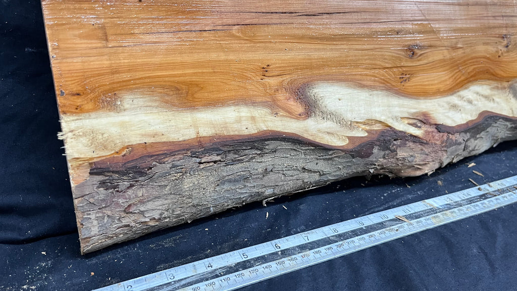 Hardwood yew, slab, board 1073 L x 219 W x 40 D mm    (320)