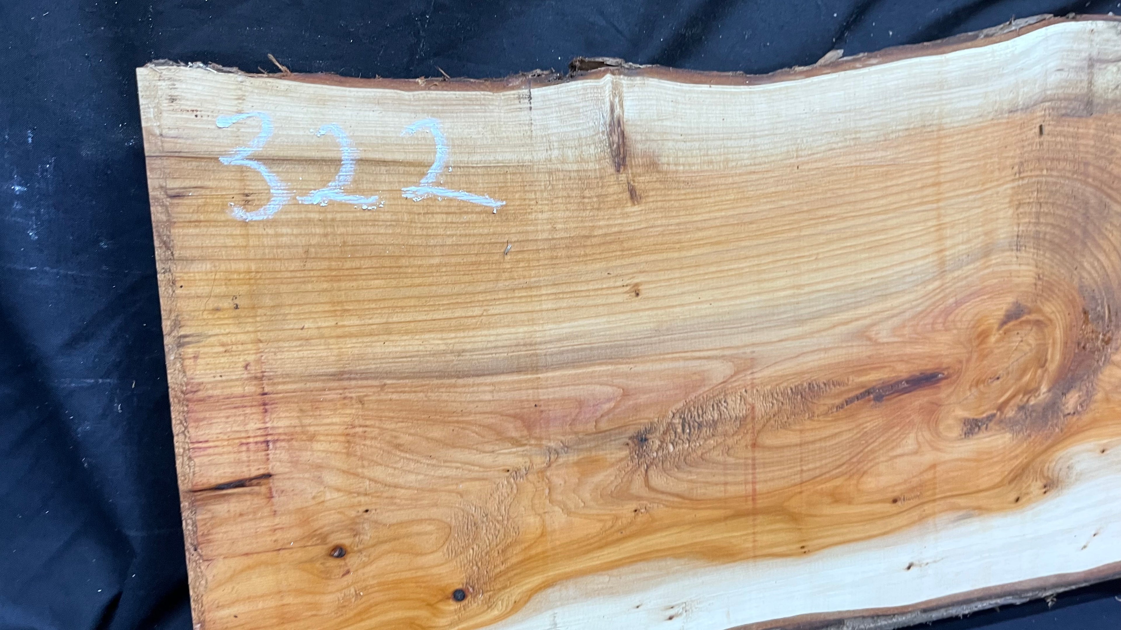 Hardwood yew, slab, board 1247 L x 290 W x 32 D mm    (322)
