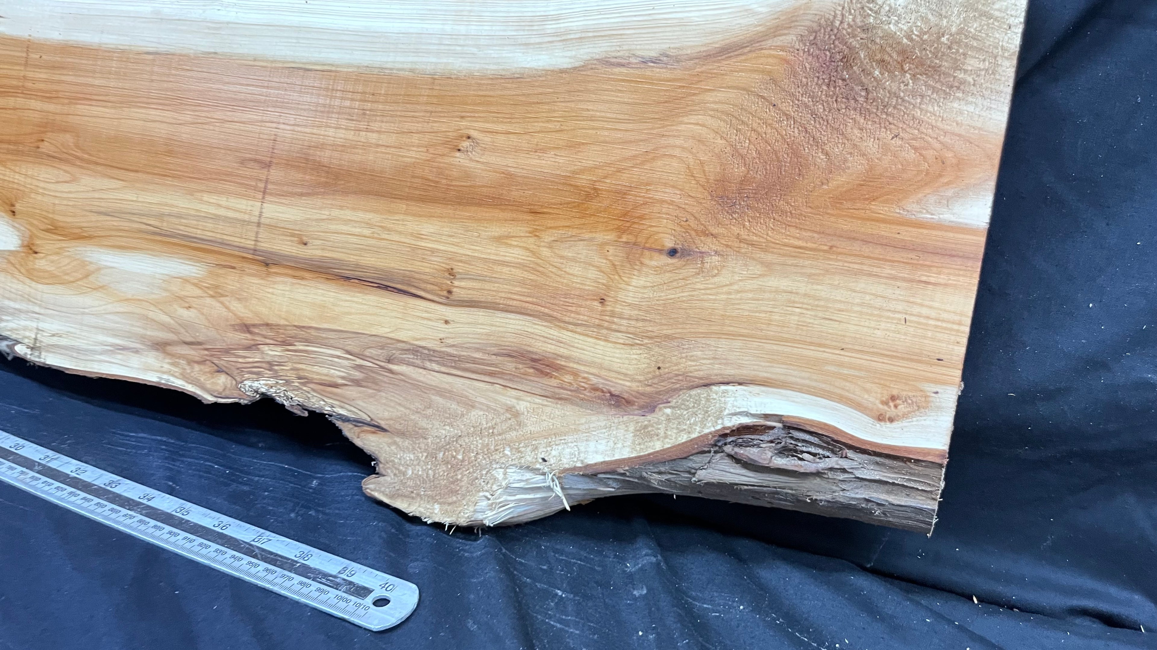 Hardwood yew, slab, board 1247 L x 290 W x 32 D mm    (322)