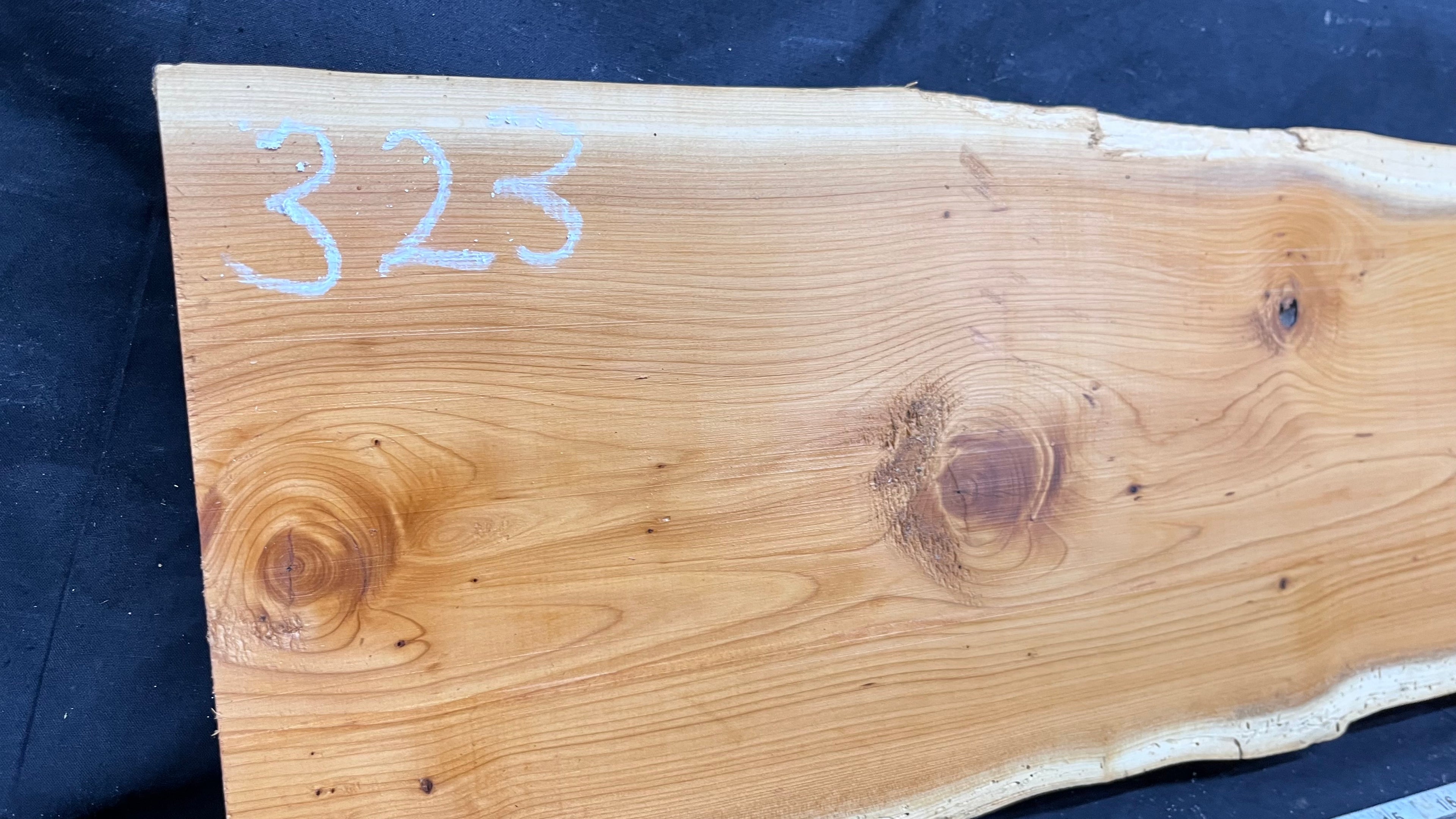 Hardwood yew, slab, board 972 L x 217 W x 37 D mm    (323)