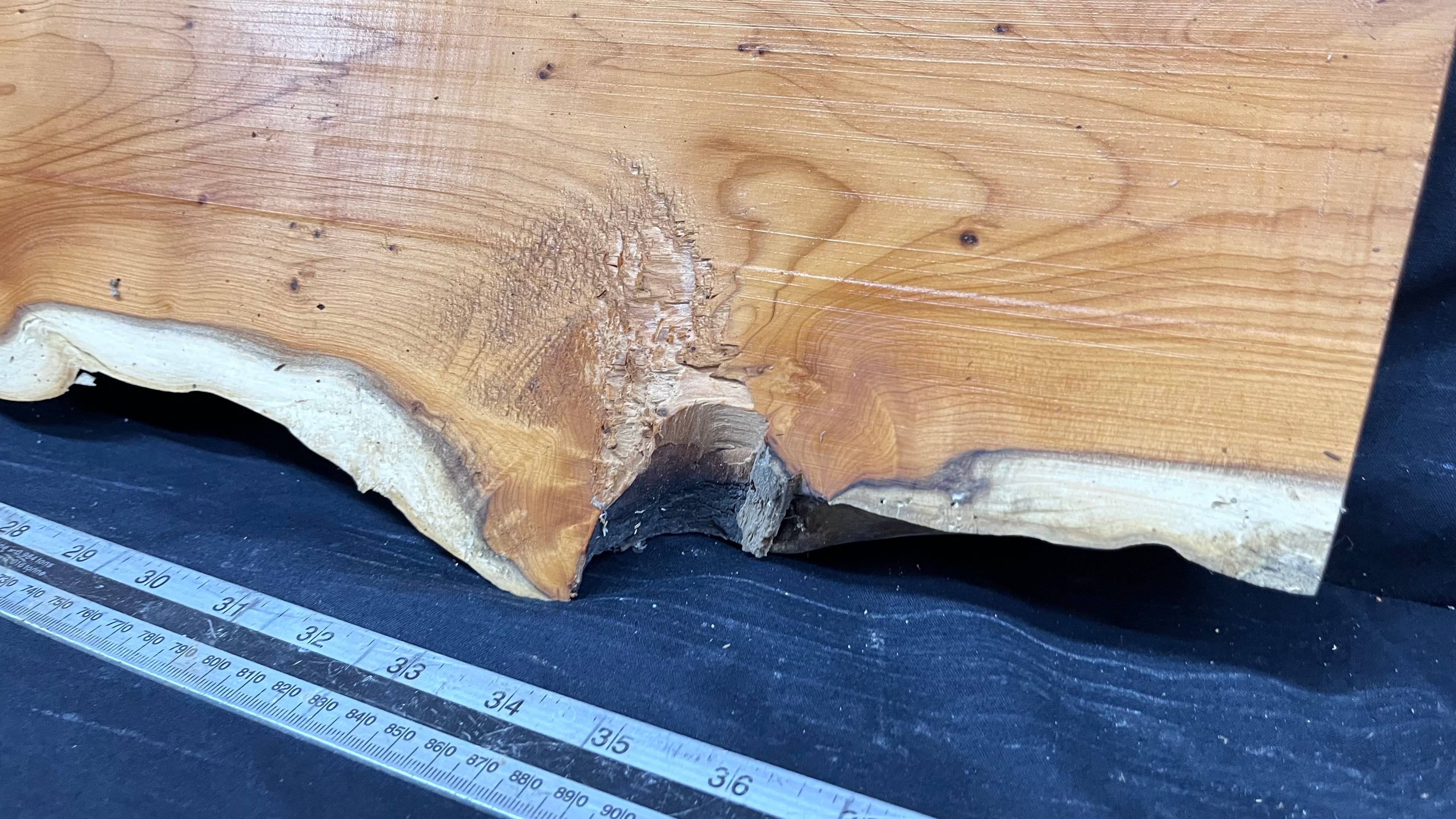 Hardwood yew, slab, board 972 L x 217 W x 37 D mm    (323)