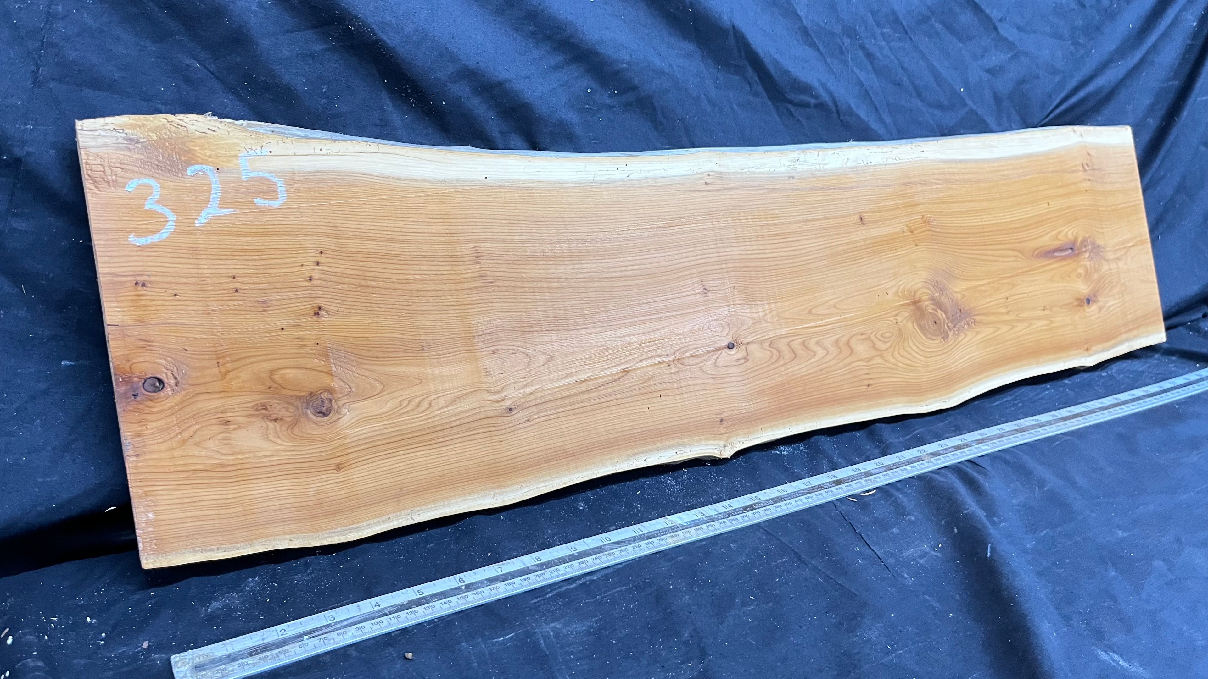 Hardwood yew, slab, board 1002 L x 251 W x 16 D mm    (325)