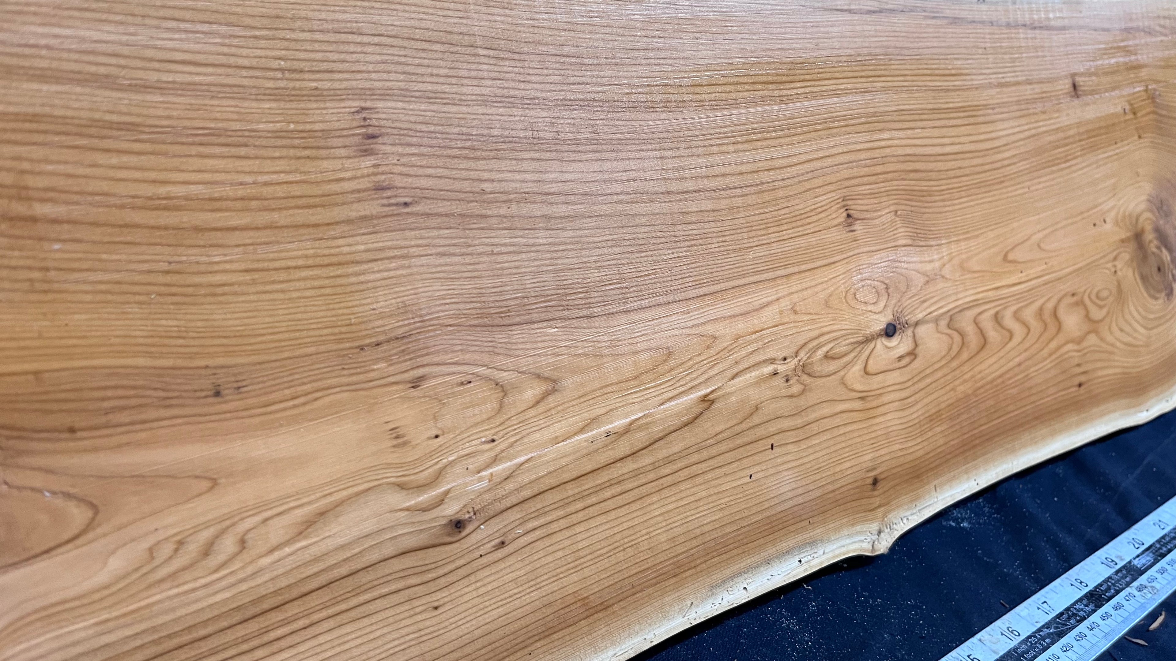 Hardwood yew, slab, board 1002 L x 251 W x 16 D mm    (325)