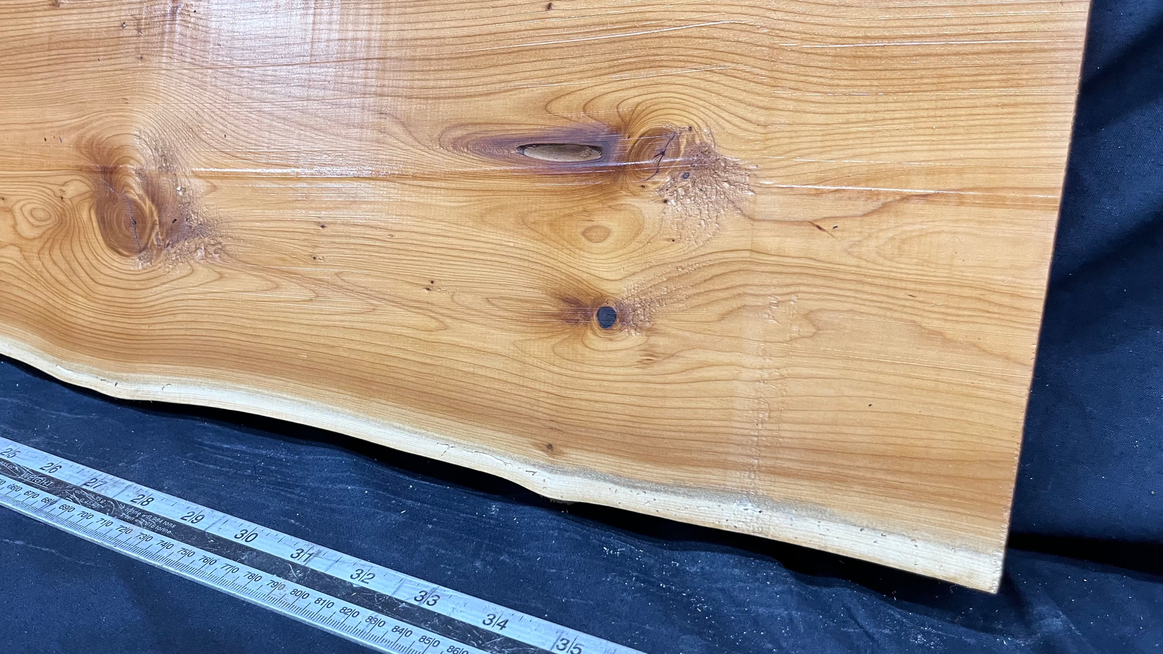 Hardwood yew, slab, board 1002 L x 251 W x 16 D mm    (325)
