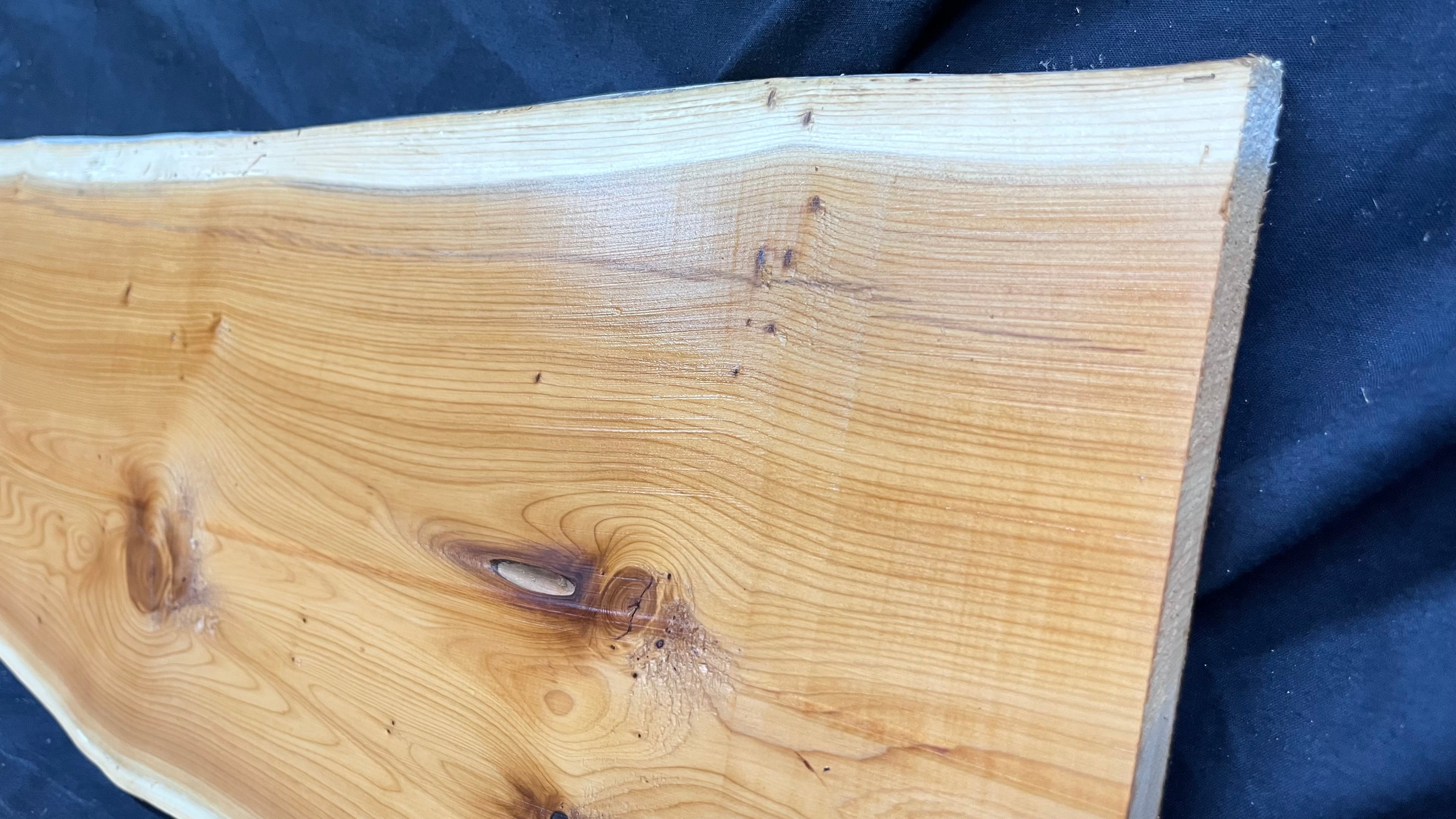 Hardwood yew, slab, board 1002 L x 251 W x 16 D mm    (325)