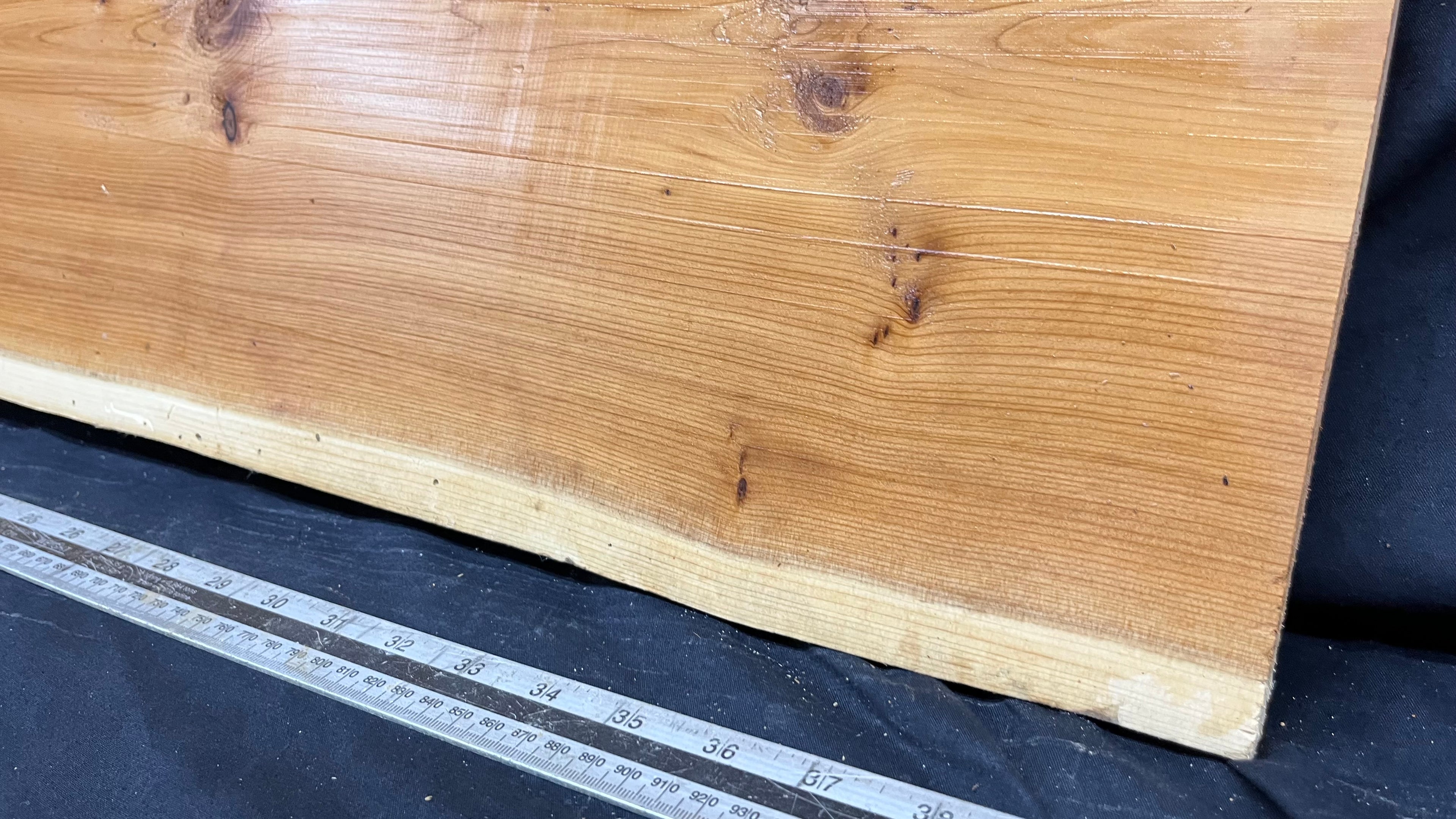 Hardwood yew, slab, board 1002 L x 251 W x 16 D mm    (325)