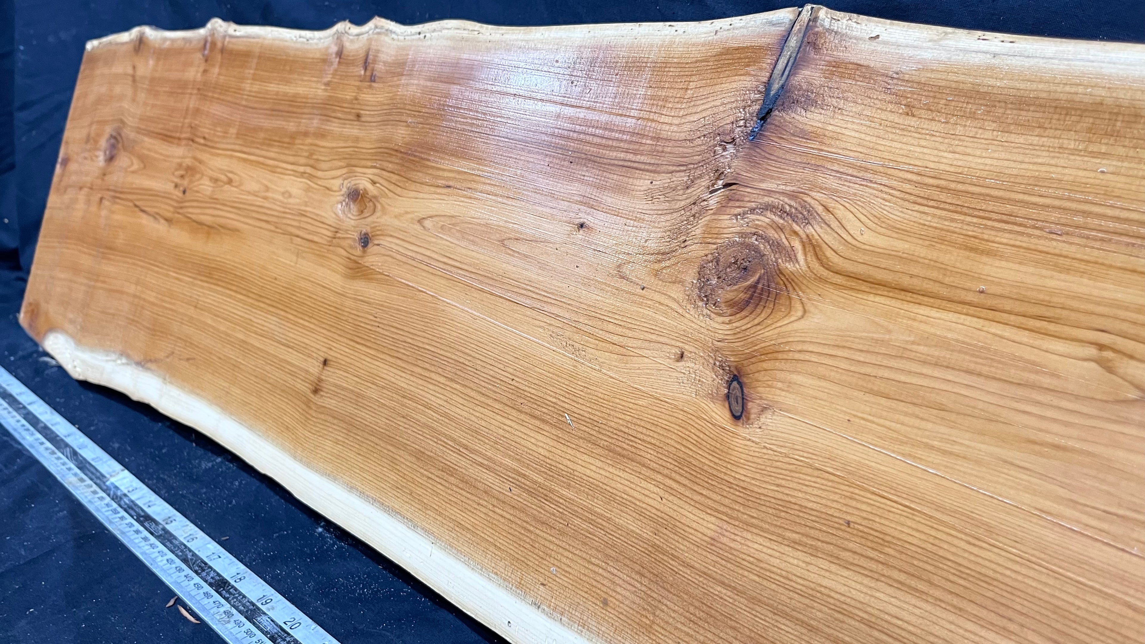Hardwood yew, slab, board 1002 L x 251 W x 16 D mm    (325)