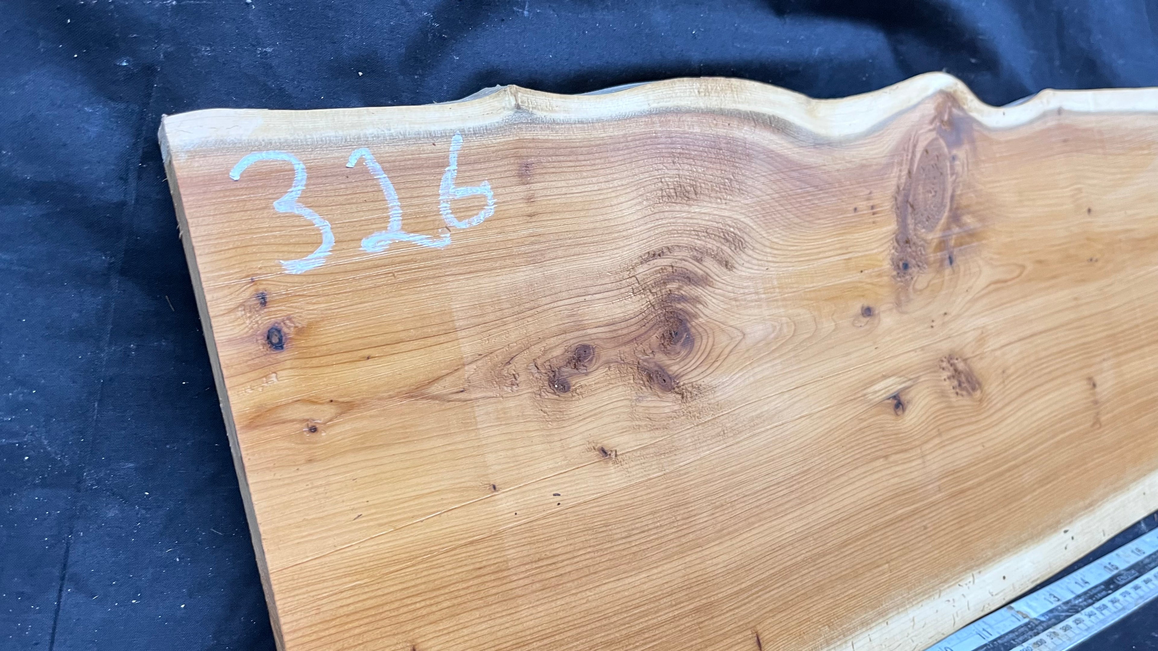 Hardwood yew, slab, board 1000 L x 247 W x 17 D mm    (326)