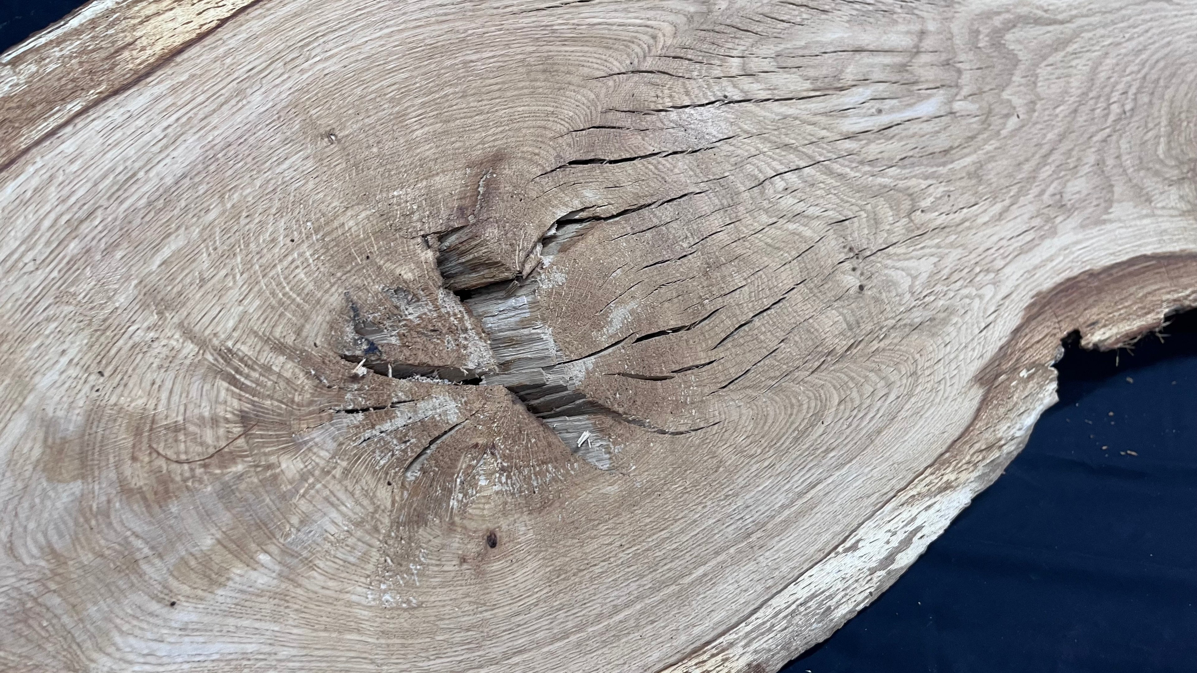 Oak resin project coffee table top 1578 L x 506 W x 22 D mm      (488mf)