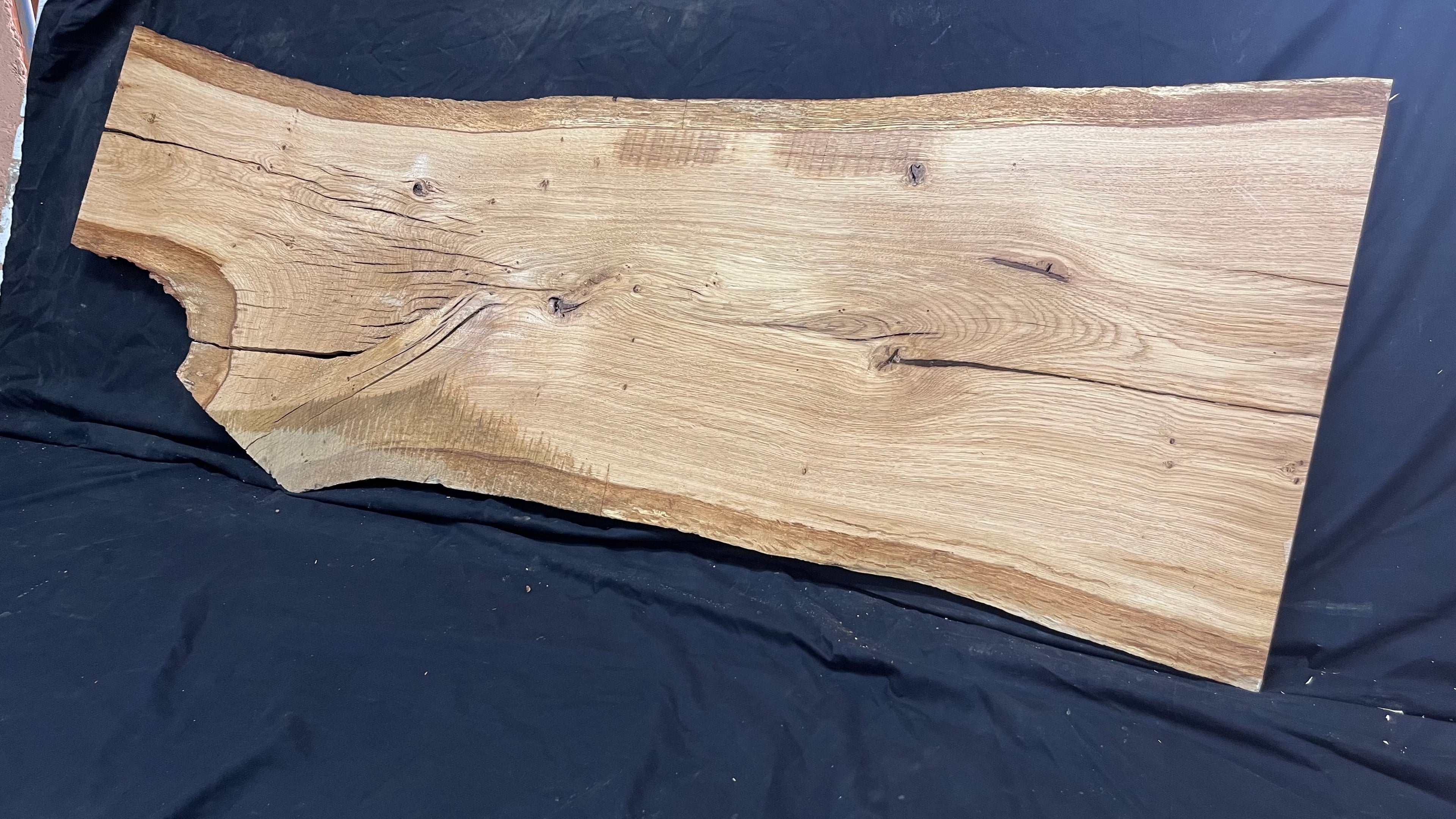 Oak resin project coffee table top 1525 L x 476 W x 21 D mm      (492mf)