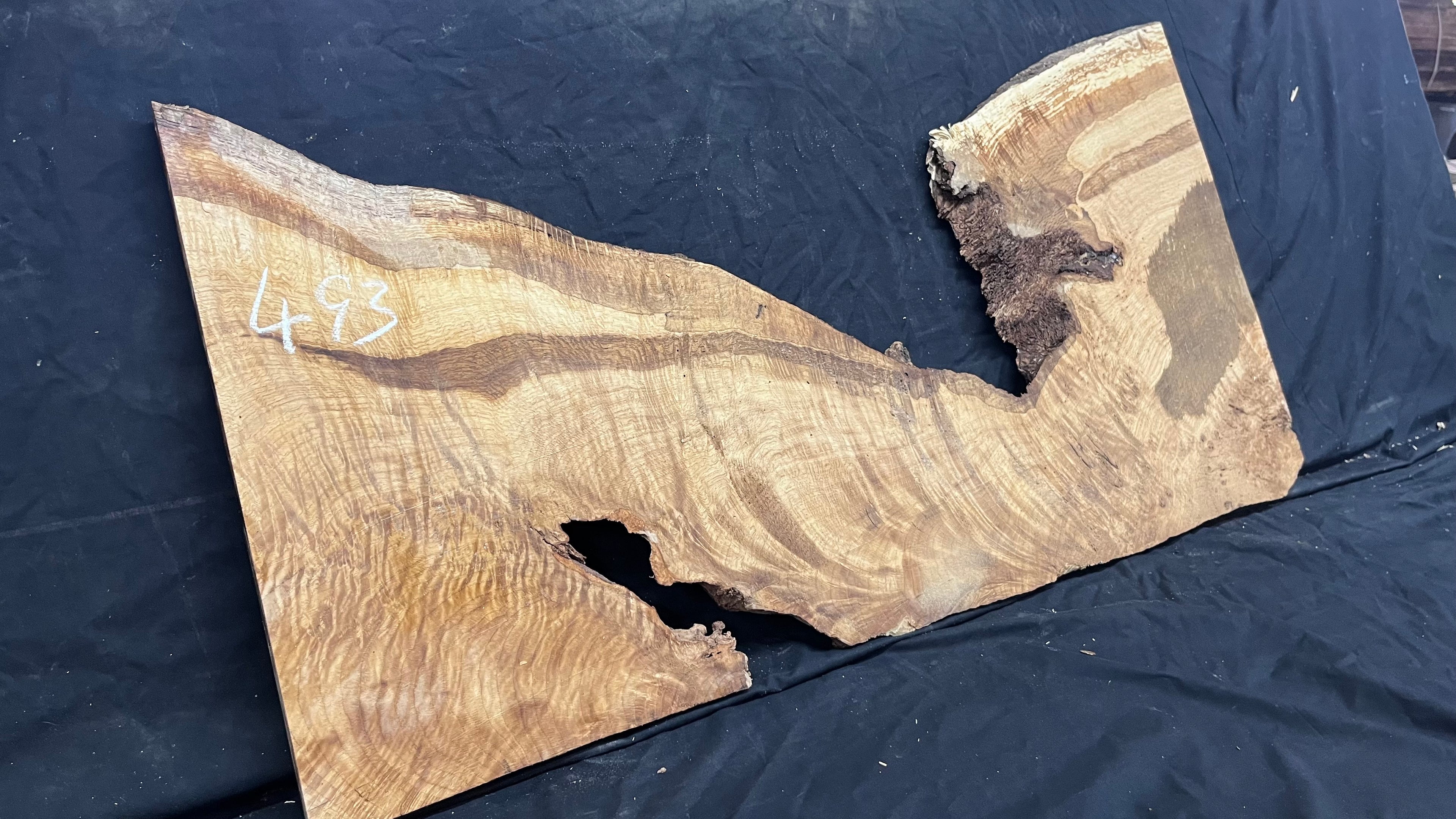 Oak resin project coffee table top 1020 L x 526 W x 21 D mm      (493mf)