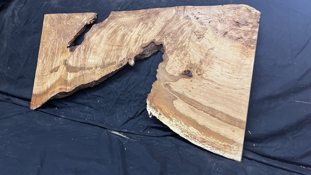 Oak resin project coffee table top 1020 L x 526 W x 21 D mm      (493mf)
