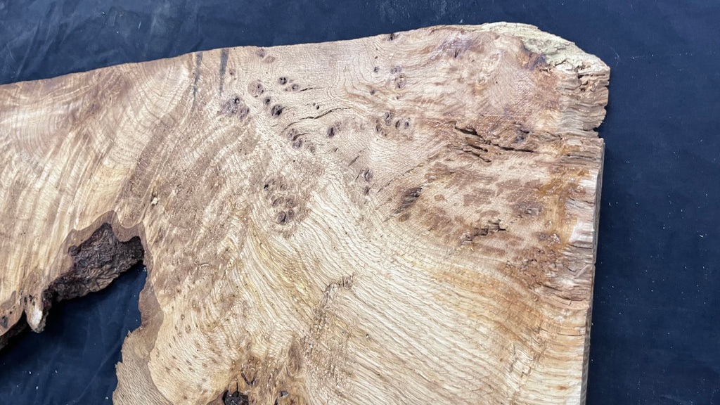 Oak resin project coffee table top 1020 L x 526 W x 21 D mm      (493mf)