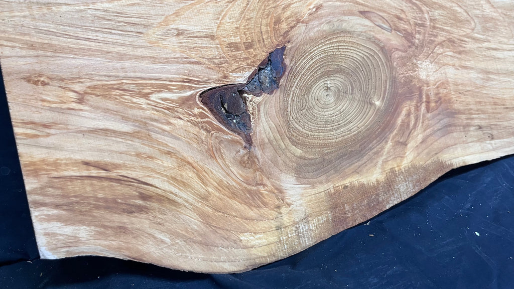 Cedar plank, timber, board. 1298 L x 380 W x 29 D mm             (mt502)