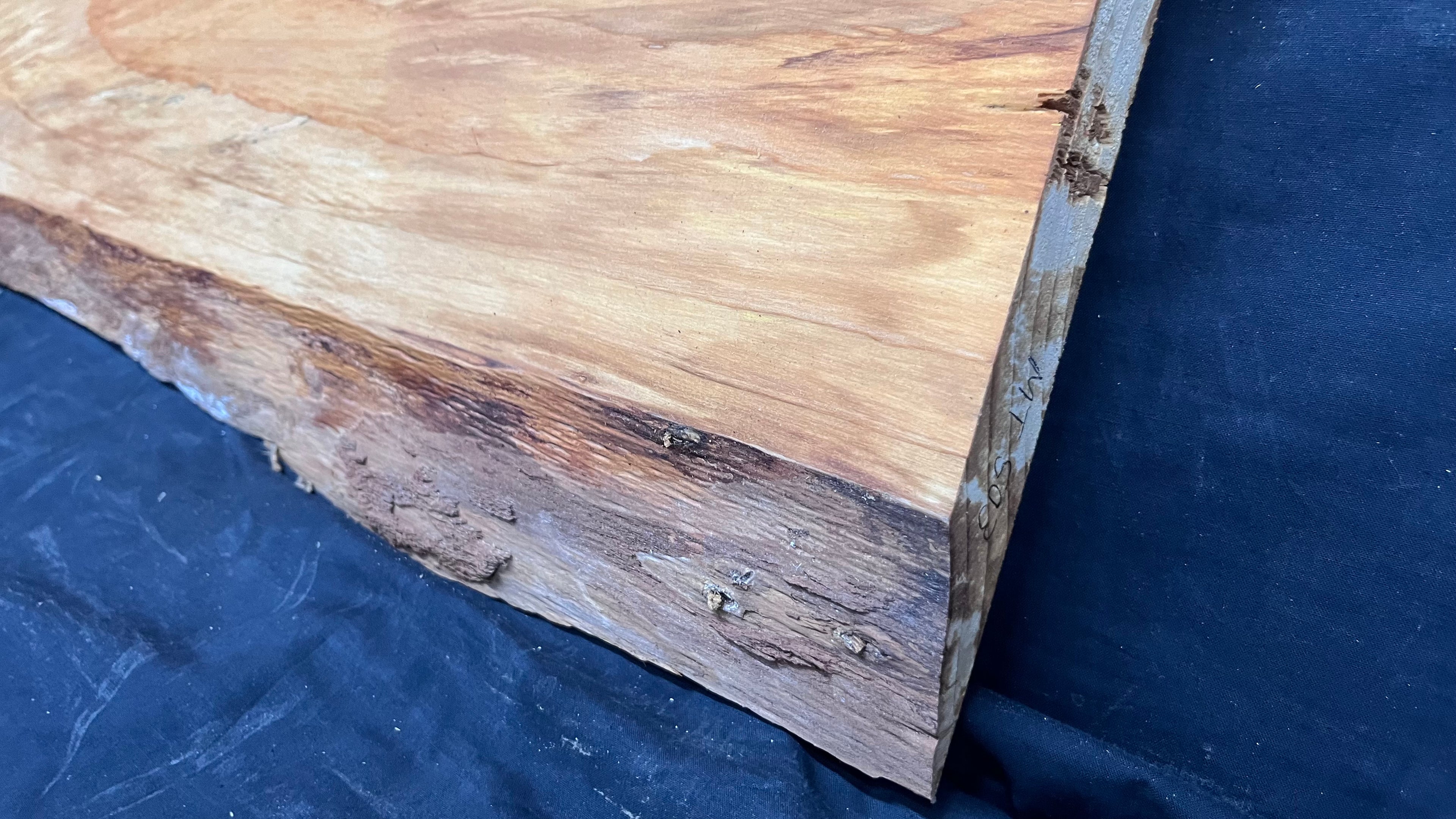 Cedar plank, timber, board. 715 L x 300 W x 28 D mm             (mt503)