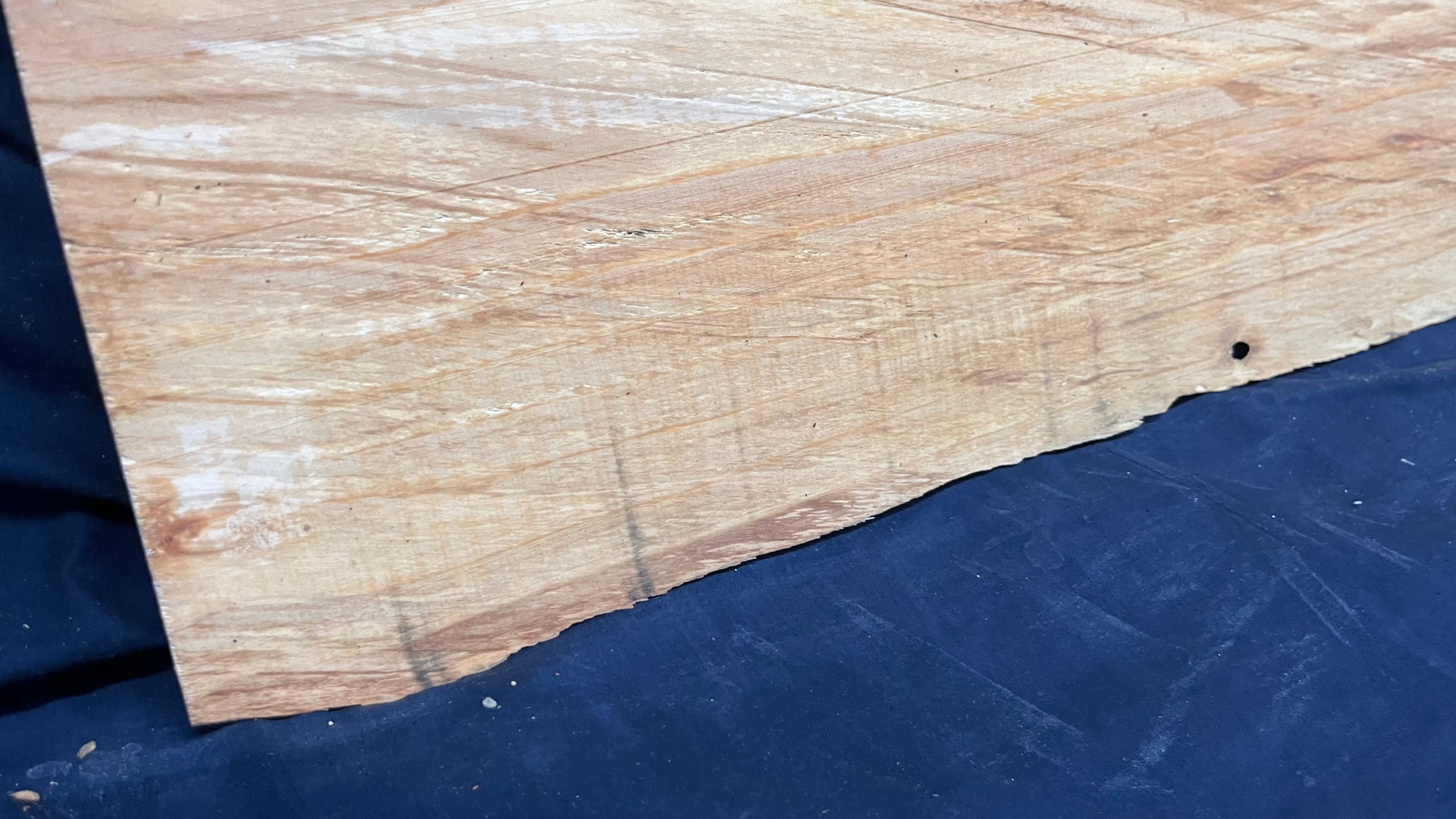 Cedar plank, timber, board. 715 L x 300 W x 28 D mm             (mt503)