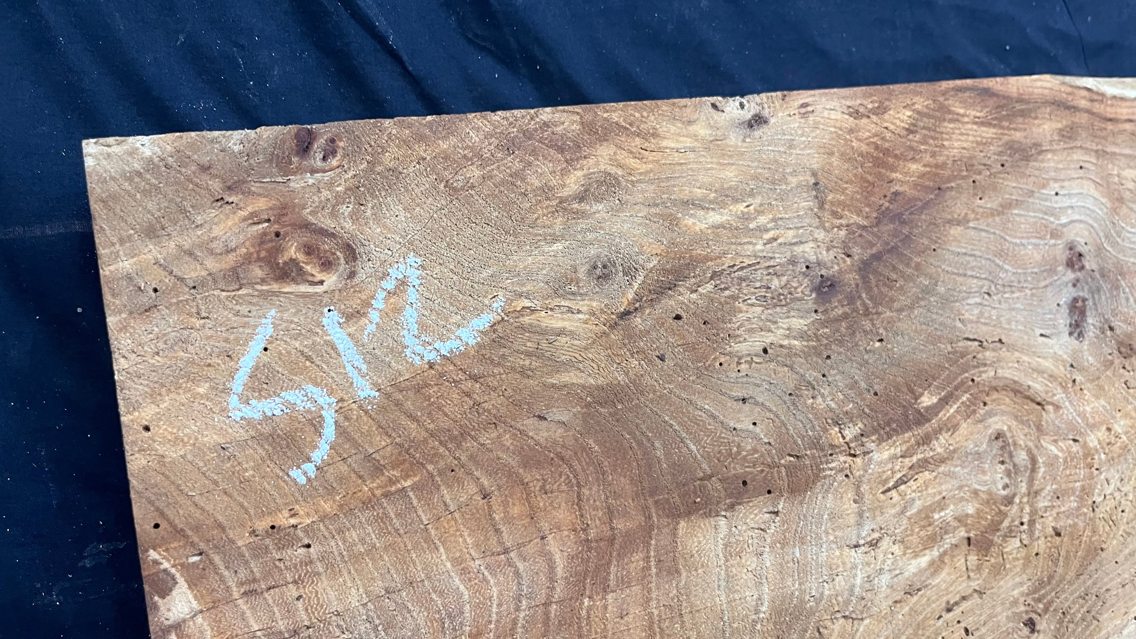 Elm reclaimed, plank, 1054 L x 239 W x 48 D mm    (512)