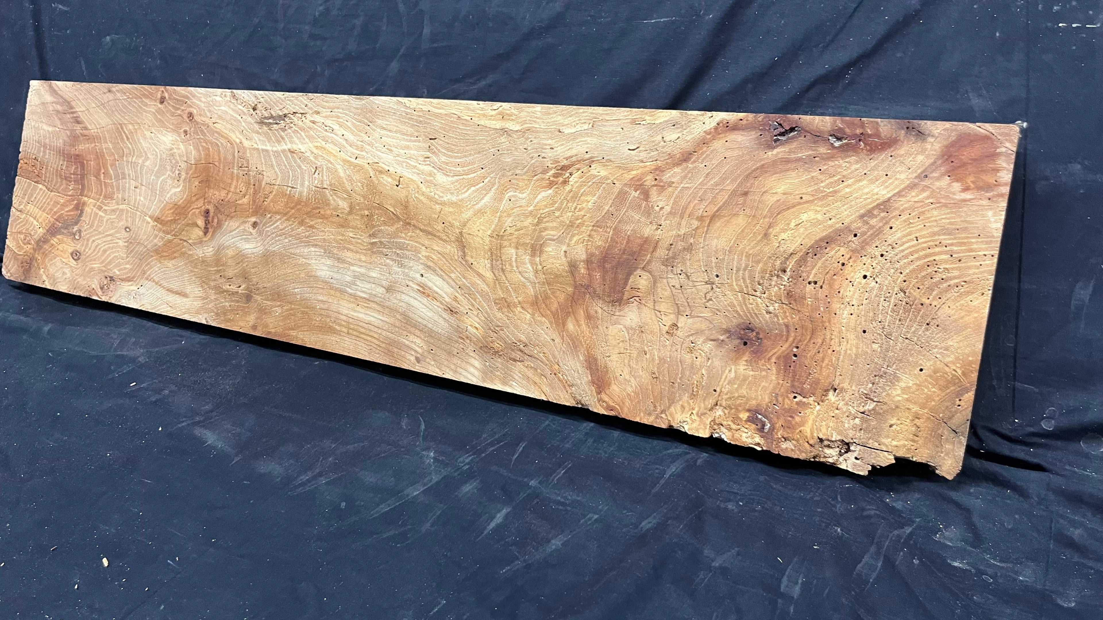 Elm reclaimed, plank, 1054 L x 239 W x 48 D mm    (512)