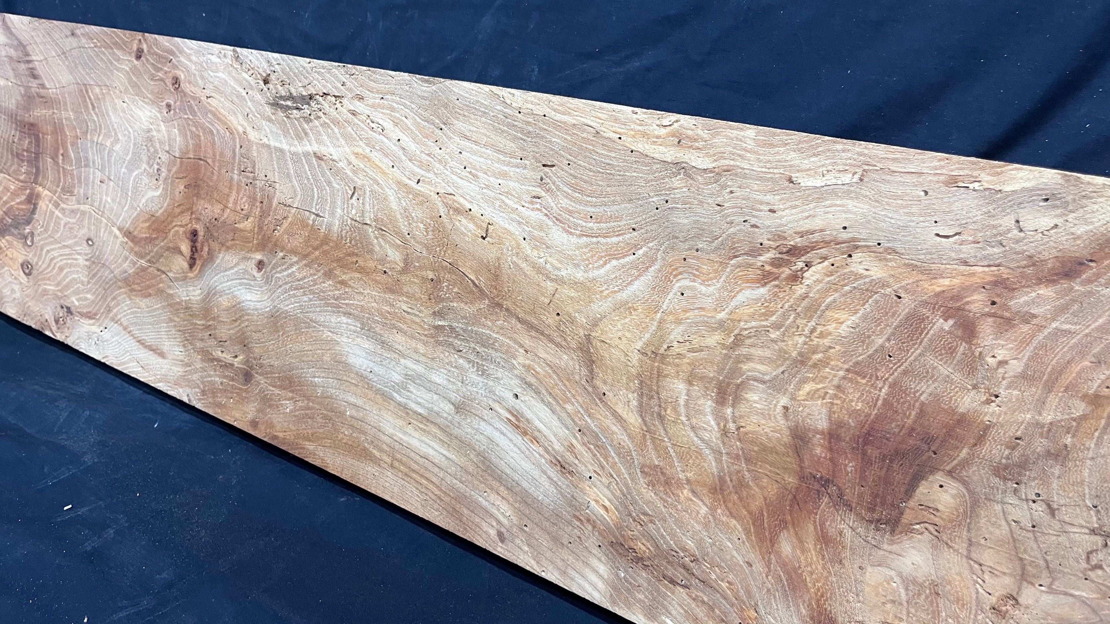 Elm reclaimed, plank, 1054 L x 239 W x 48 D mm    (512)