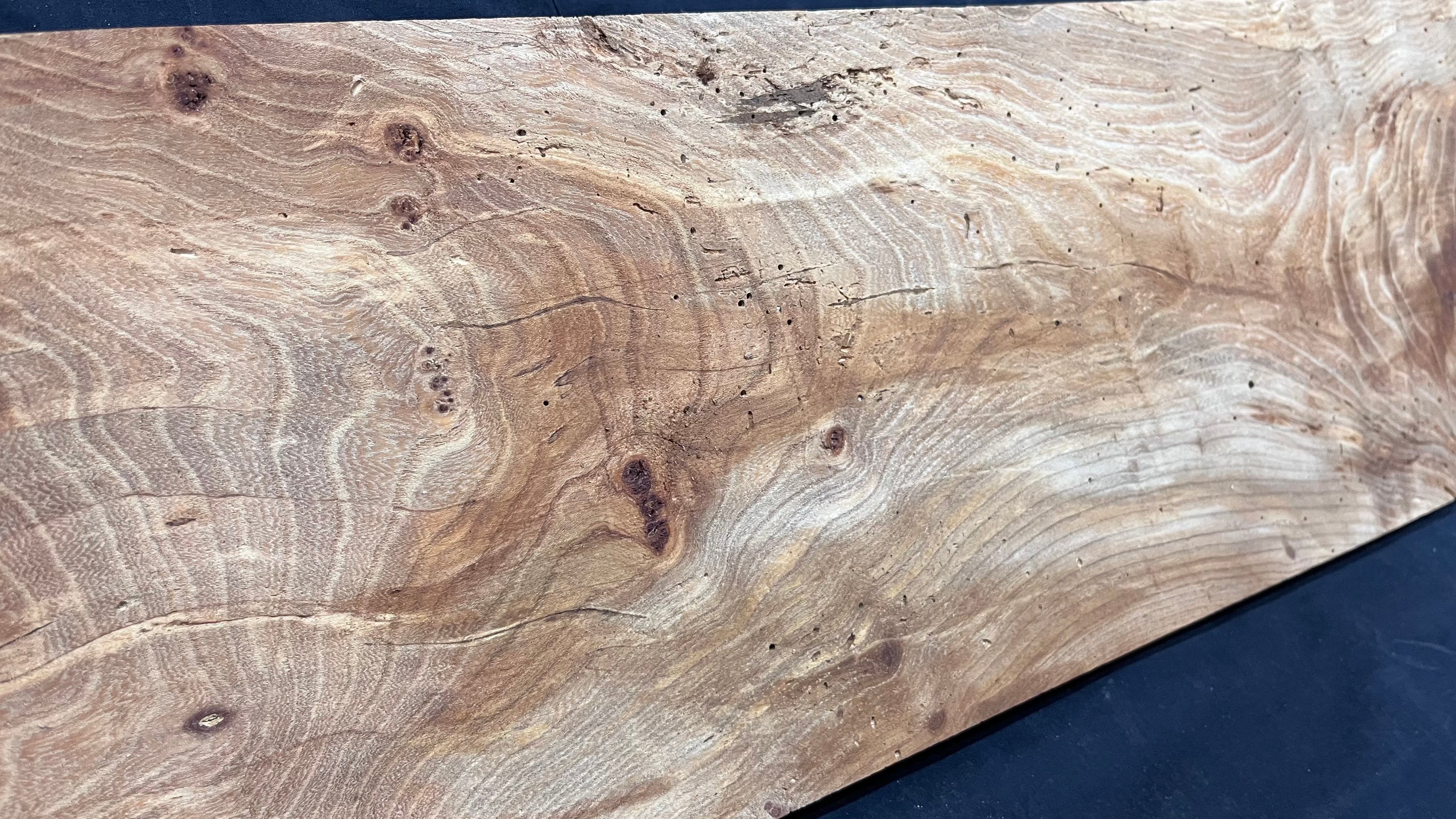 Elm reclaimed, plank, 1054 L x 239 W x 48 D mm    (512)
