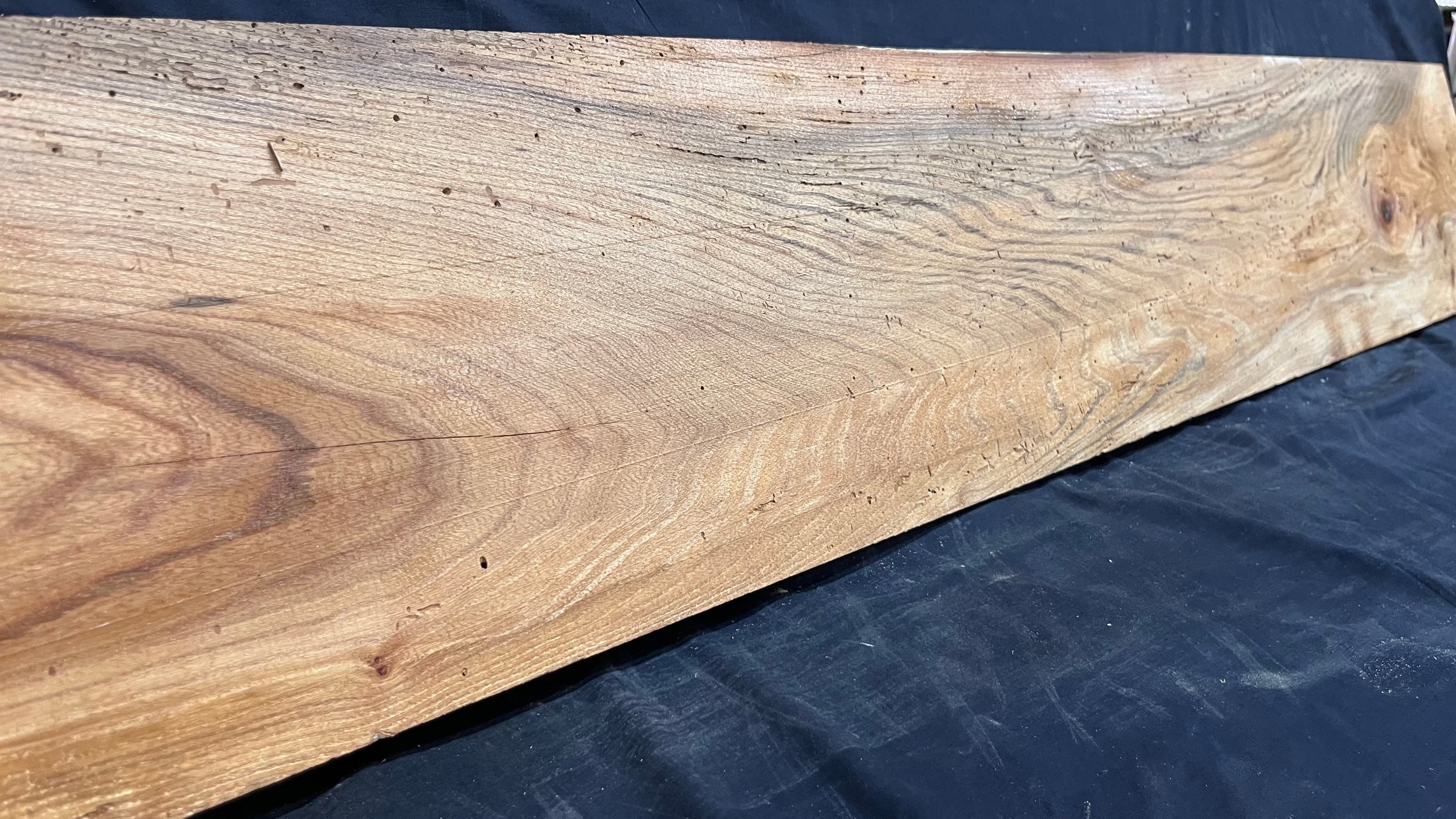 Elm reclaimed, plank, 1633 L x 238 W x 39 D mm    (mt516)