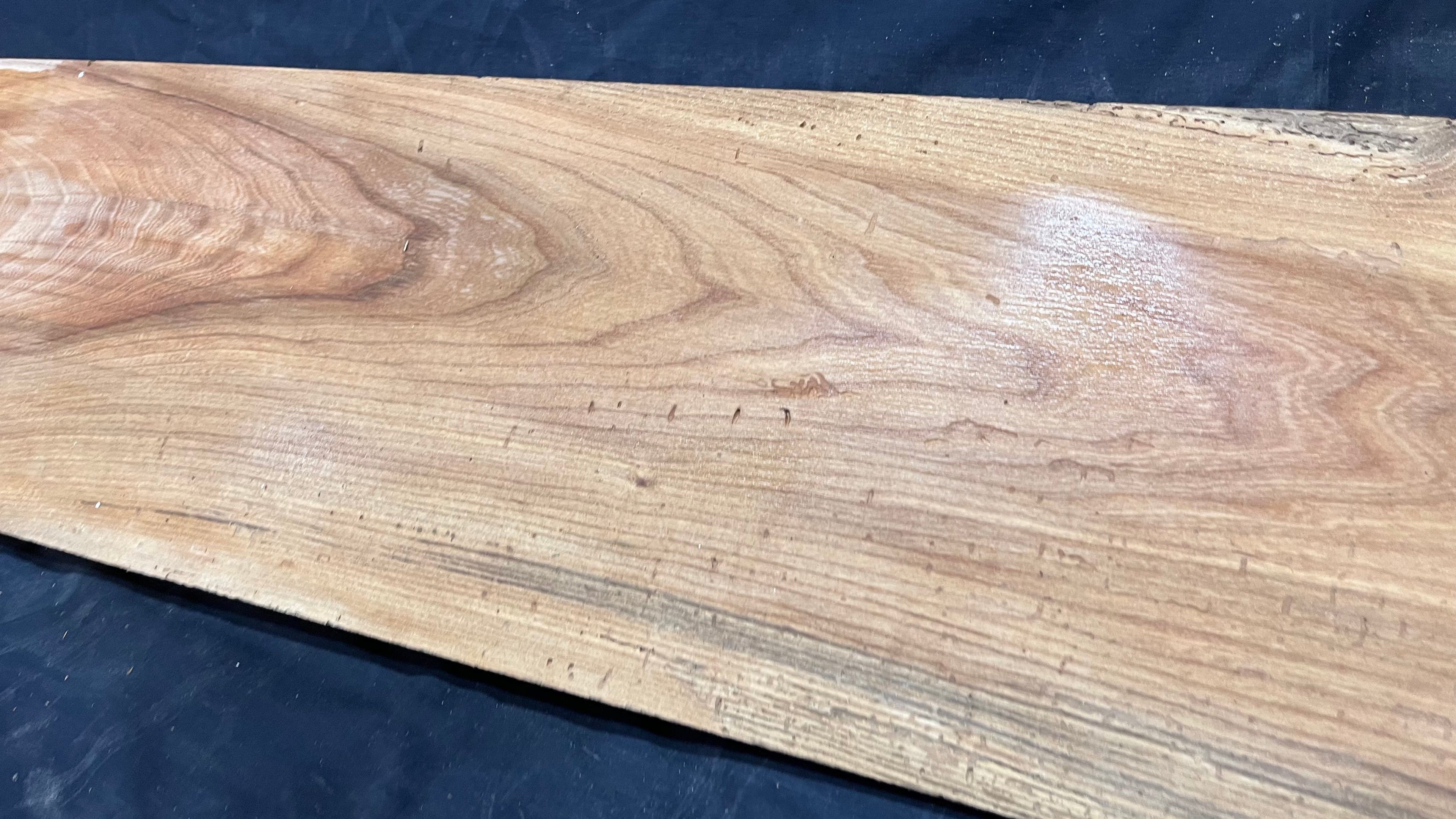 Elm reclaimed, plank, 1633 L x 238 W x 39 D mm    (mt516)