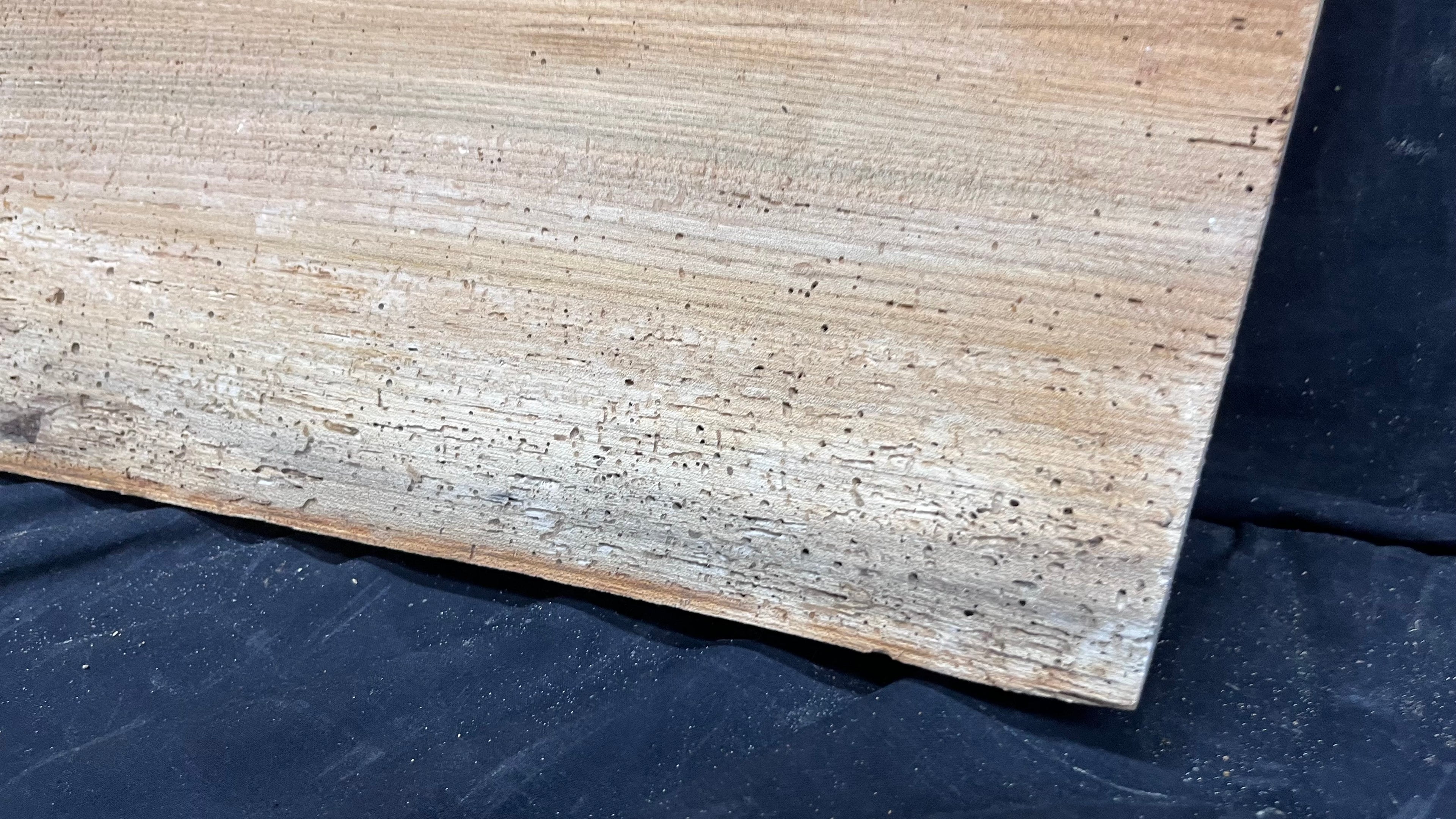 Elm reclaimed, plank, 872 L x 372 W x 30 D mm    (mt529)