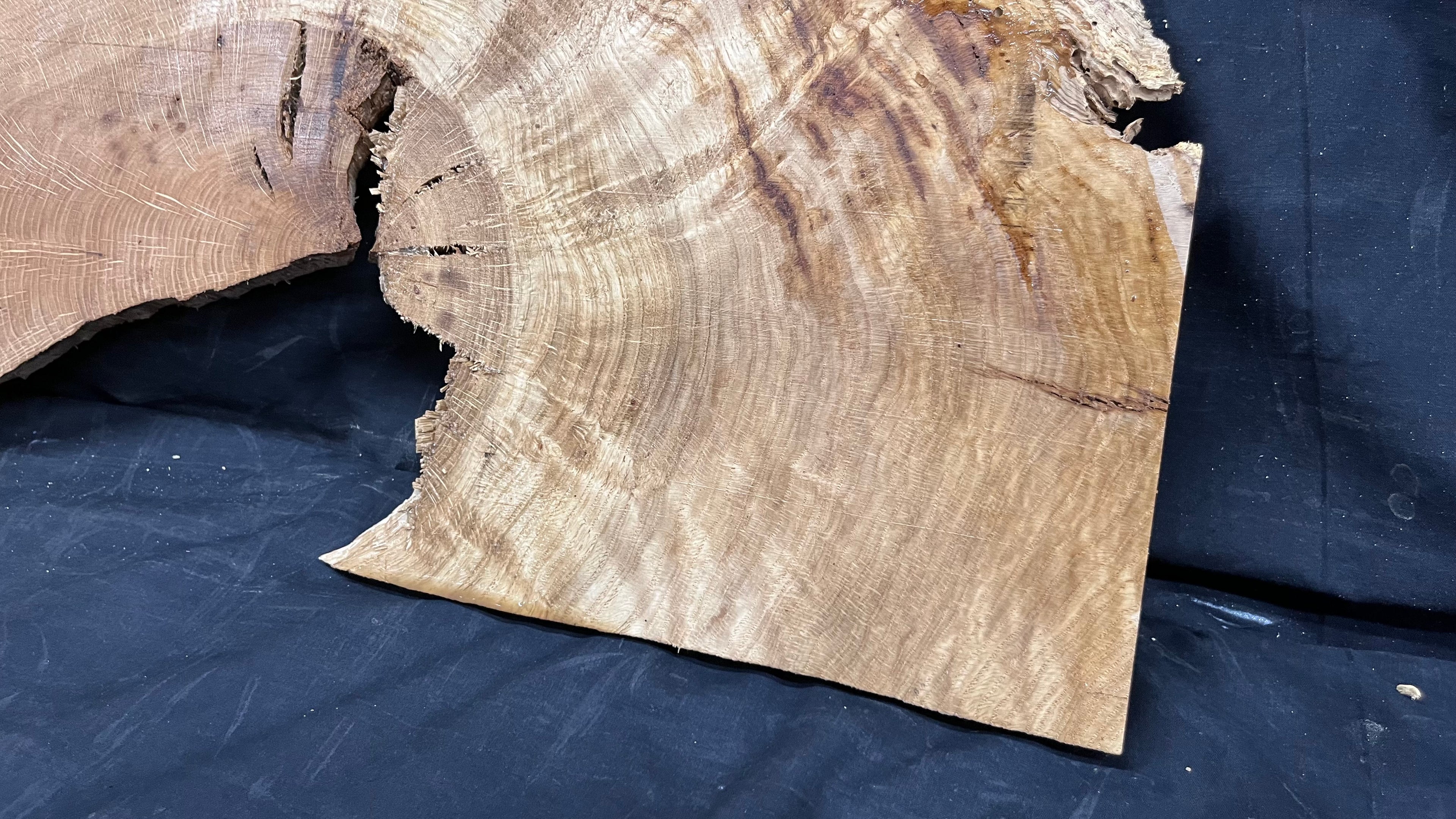 Oak resin project, craft wood shelf, 1054 L x 362 W x 17 D mm     (mf531)