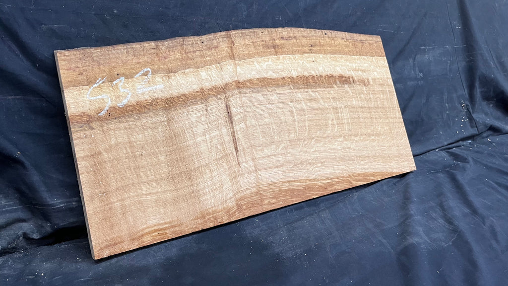 Oak resin project, craft wood shelf, 652 L x 324 W x 30 D mm     (mf532)