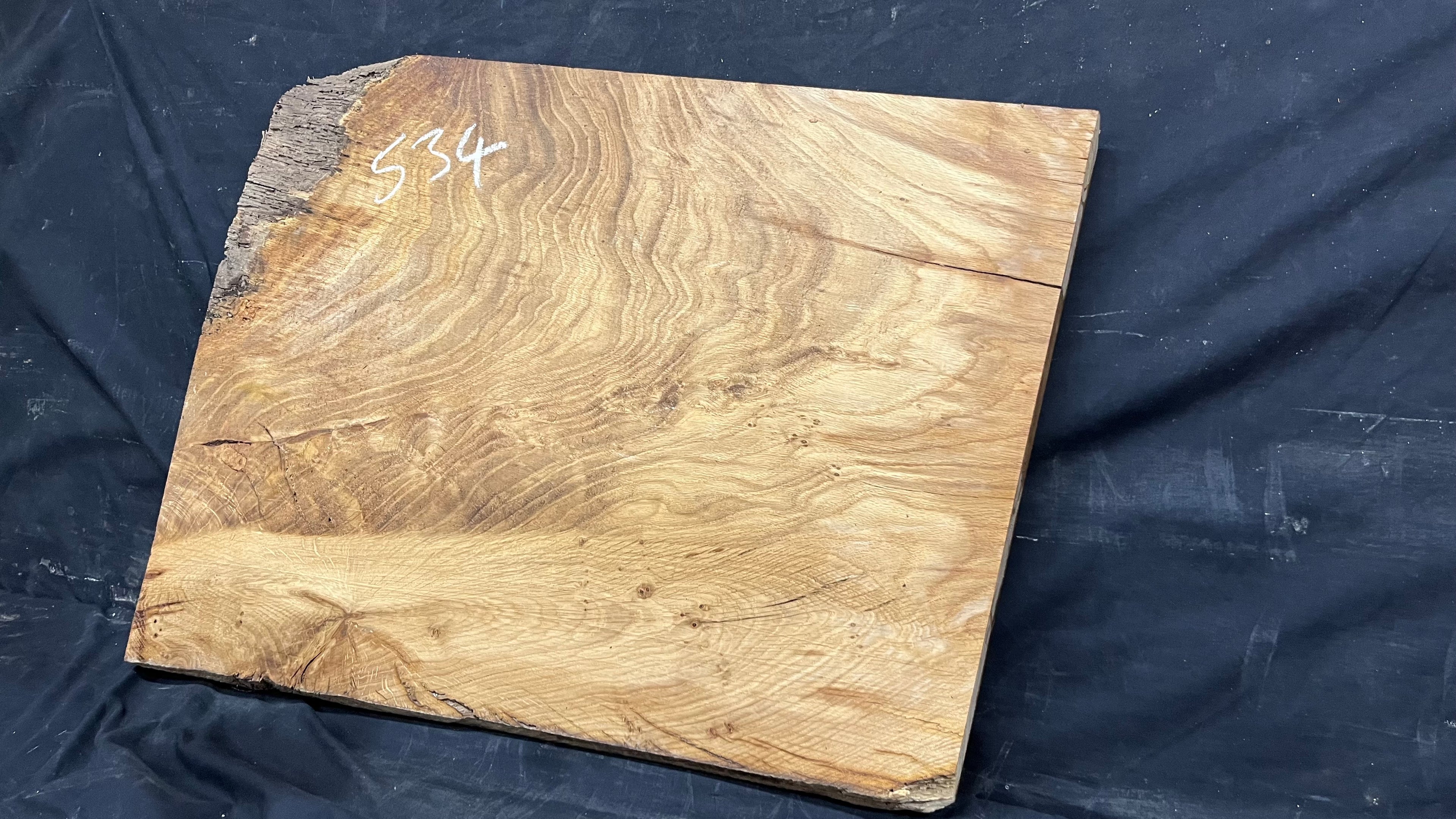 Oak sill, shelf, craft wood shelf, 677 L x 528 W x 32 D mm     (mt534)