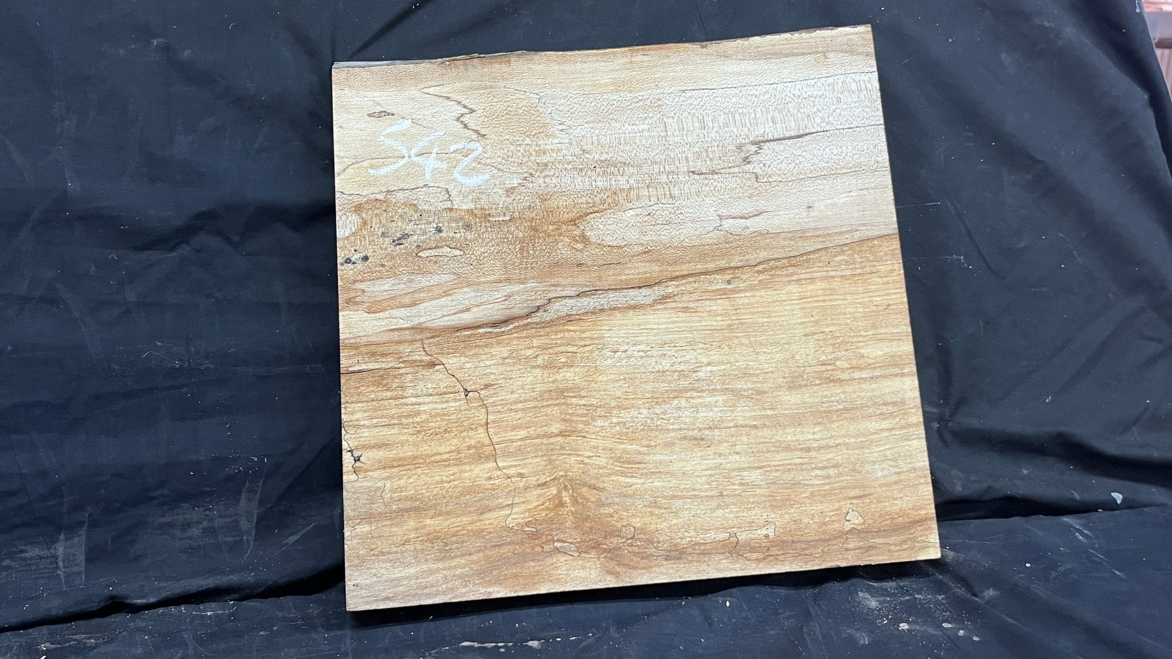 Sycamore chopping board, craft wood 434 L x 437 W x 45 D (mm)    (542)