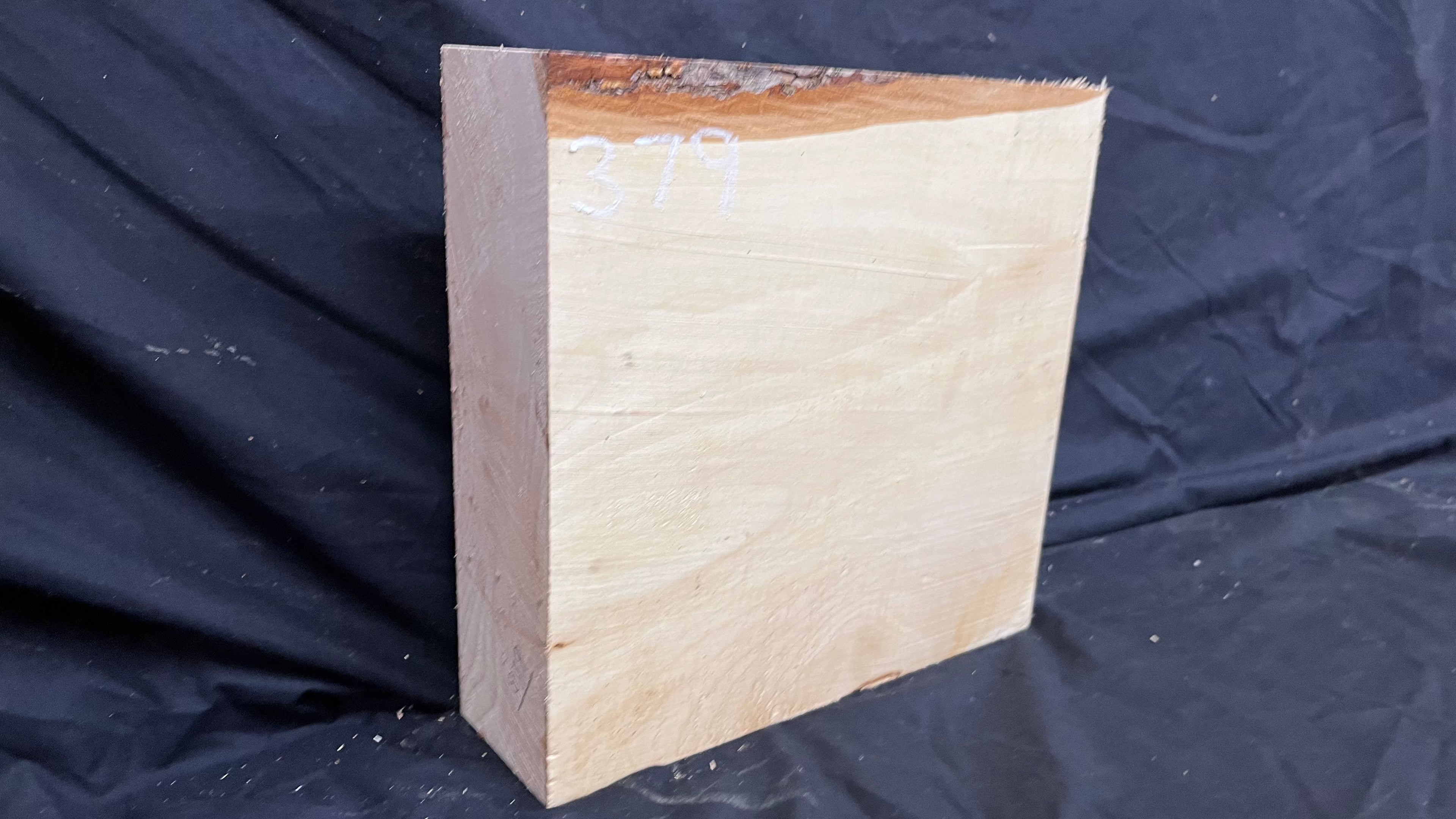 Lime wood carving block, 292 L x 278 W x 83 D mm        (379)