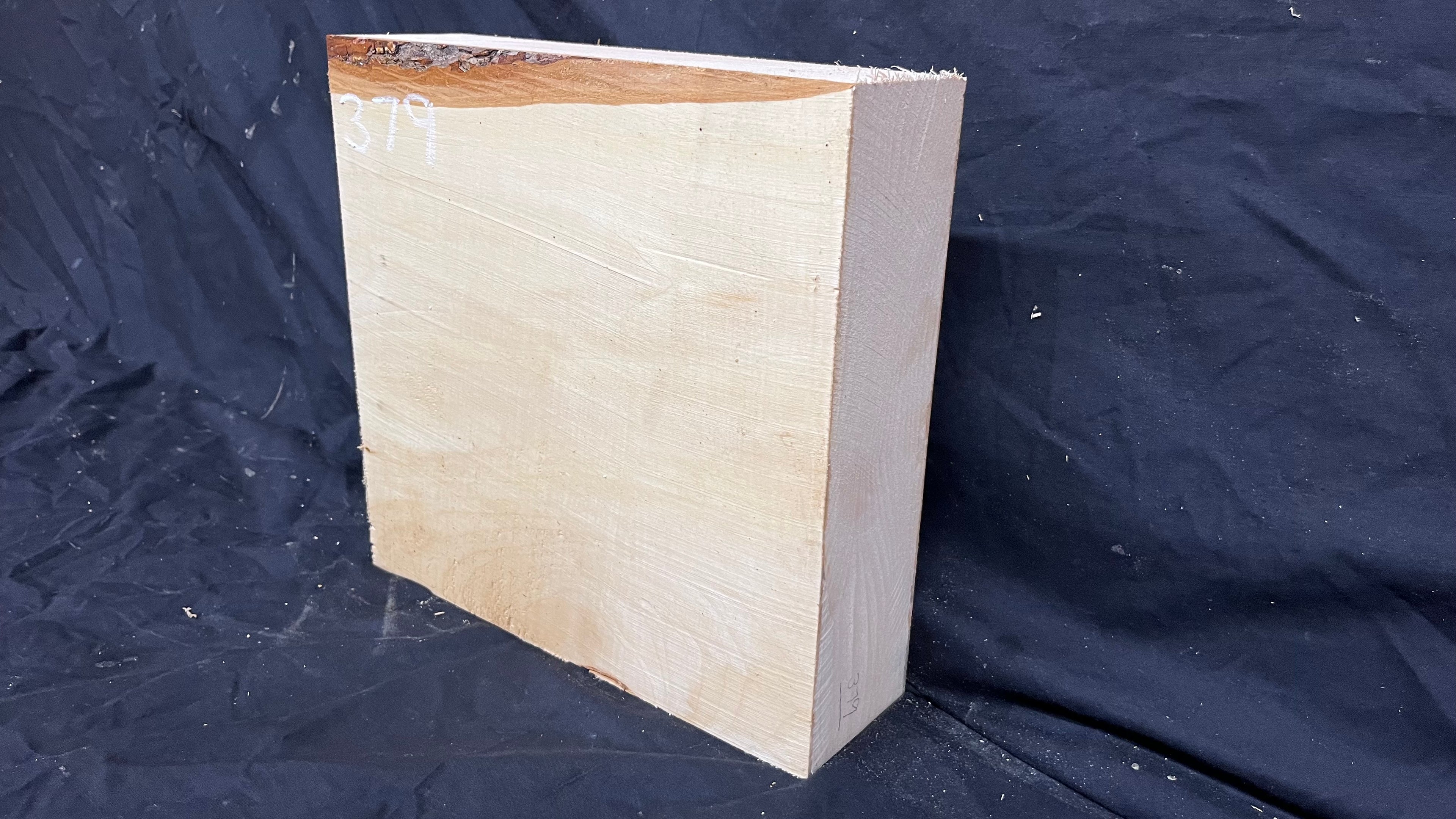 Lime wood carving block, 292 L x 278 W x 83 D mm        (379)