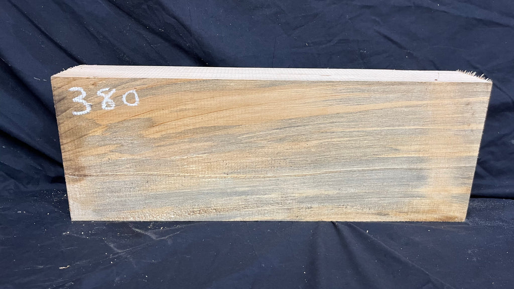 Lime wood carving block, 519 L x 187 W x 86 D mm        (380)