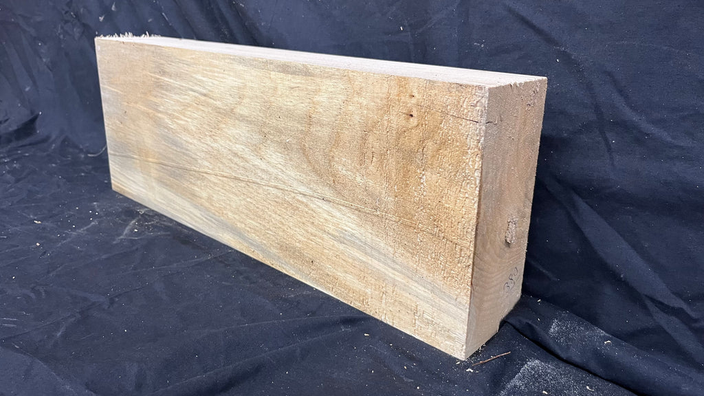 Lime wood carving block, 519 L x 187 W x 86 D mm        (380)