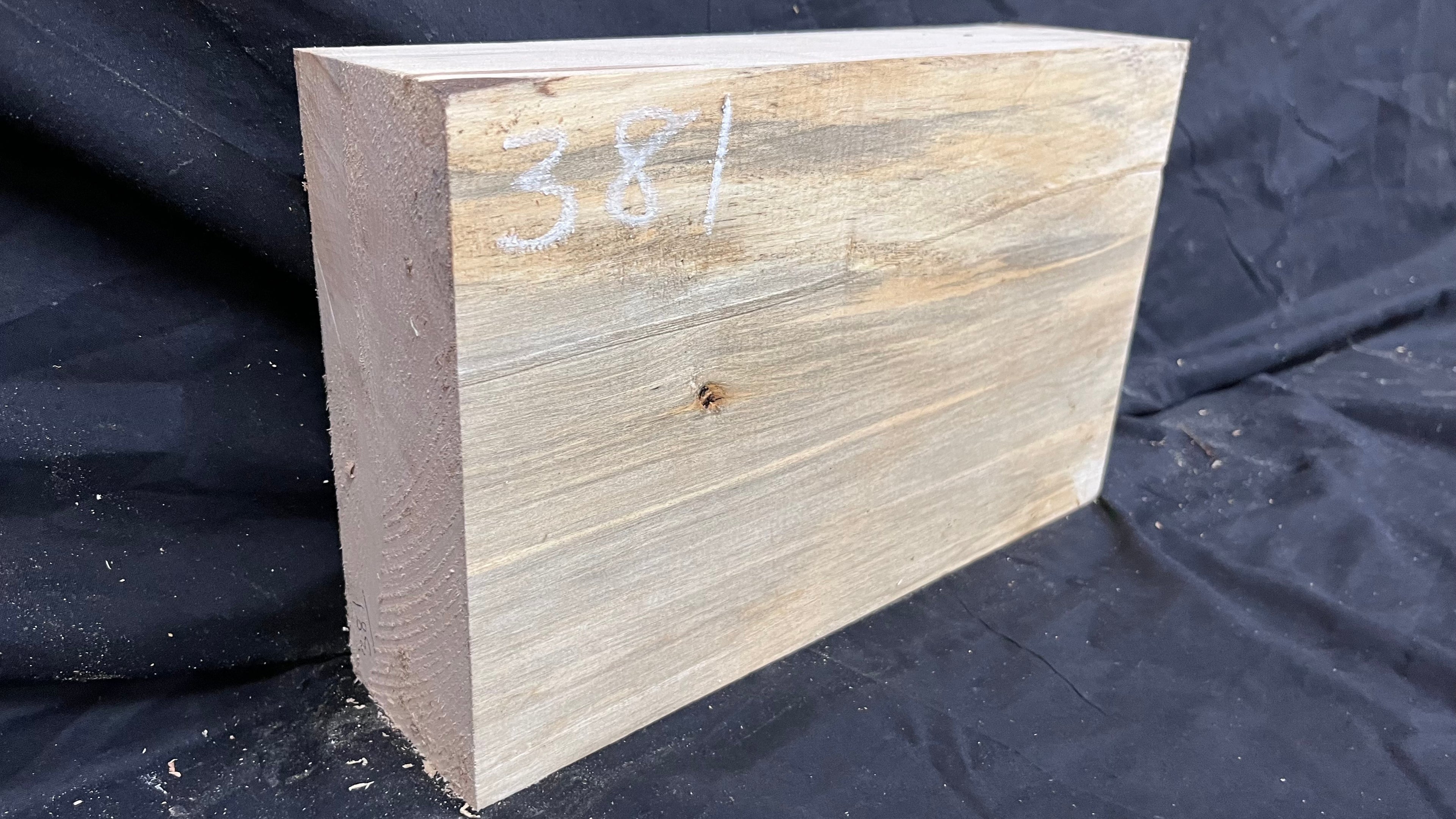 Lime wood carving block, 333 L x 207 W x 86 D mm        (381)