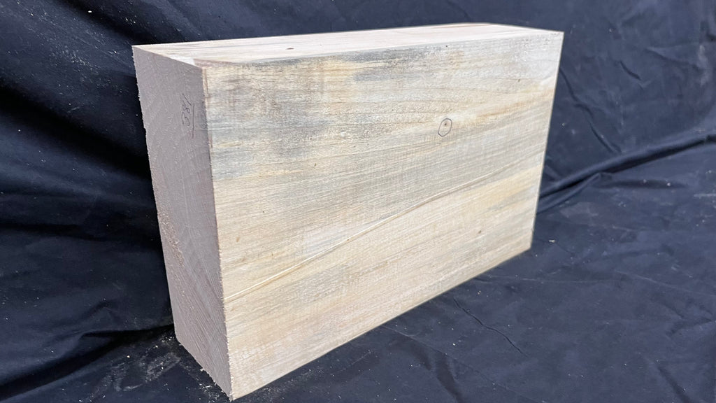 Lime wood carving block, 333 L x 207 W x 86 D mm        (381)