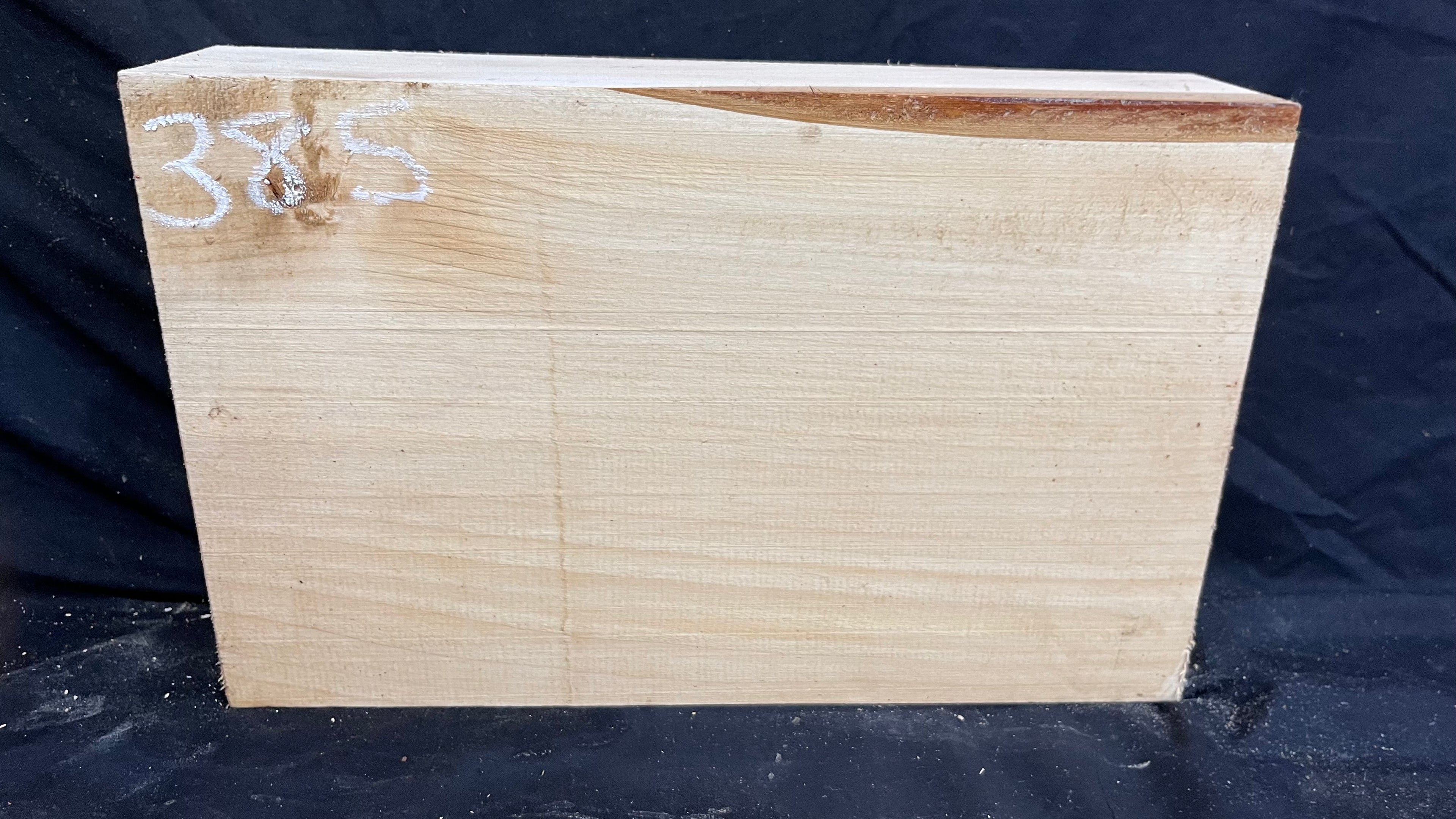 Lime wood carving block, 363 L x 228 W x 81 D mm        (385)