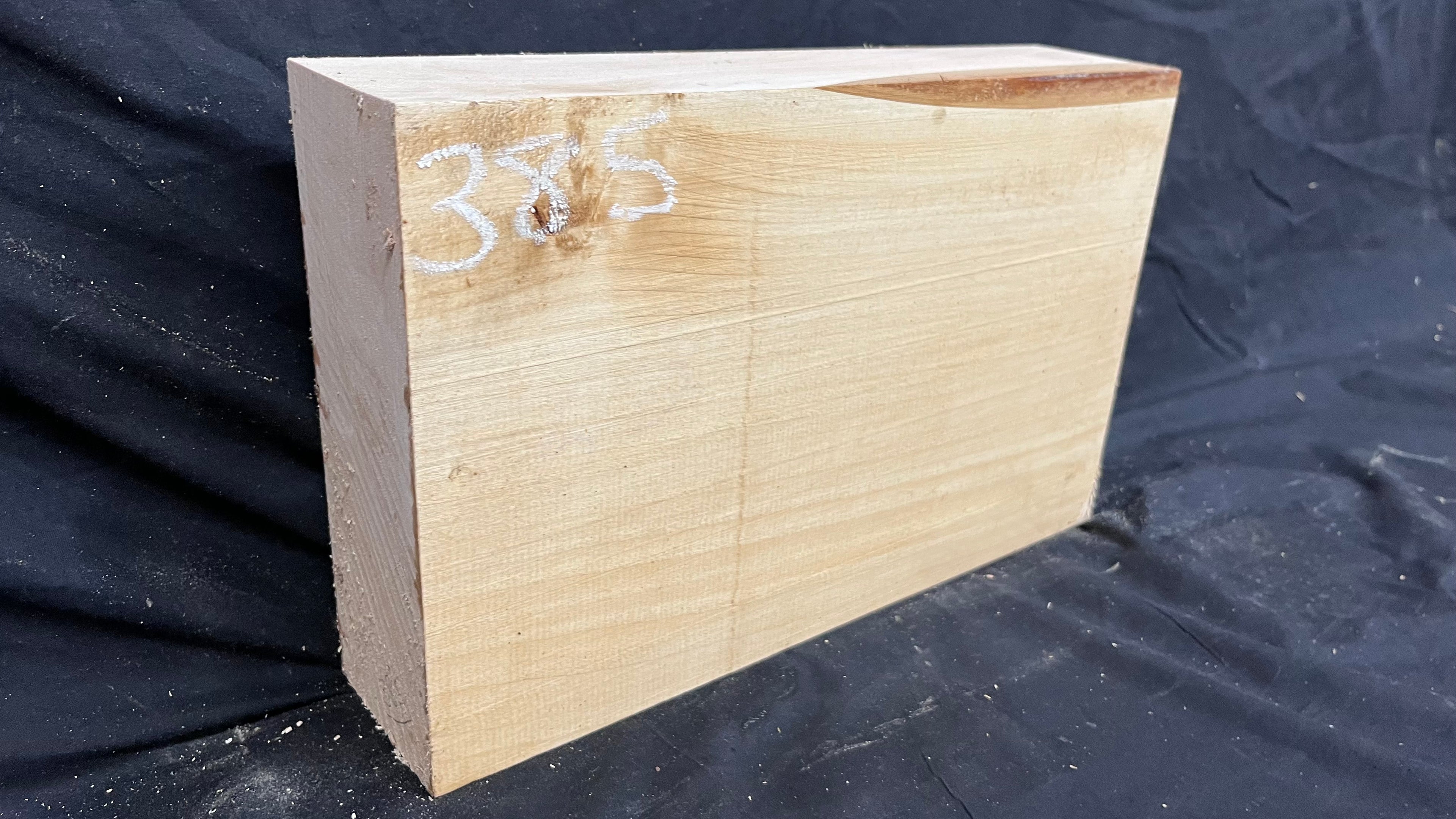 Lime wood carving block, 363 L x 228 W x 81 D mm        (385)