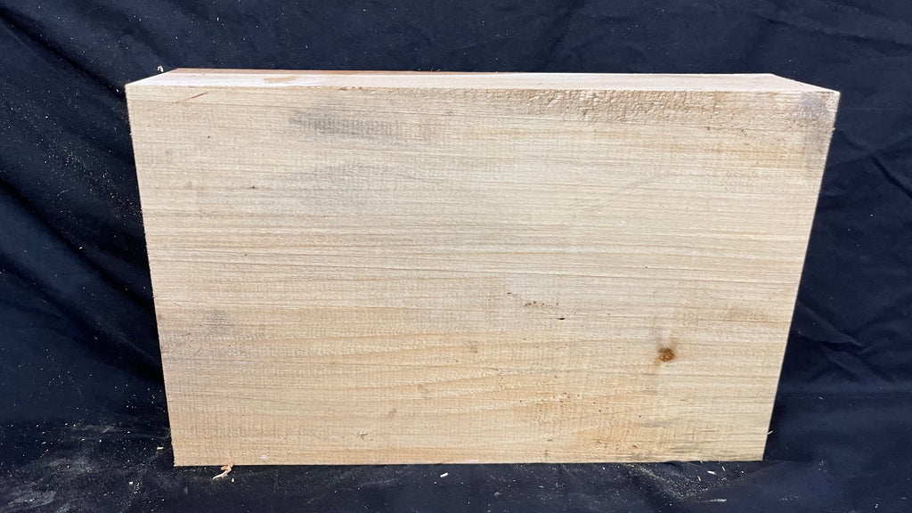 Lime wood carving block, 363 L x 228 W x 81 D mm        (385)