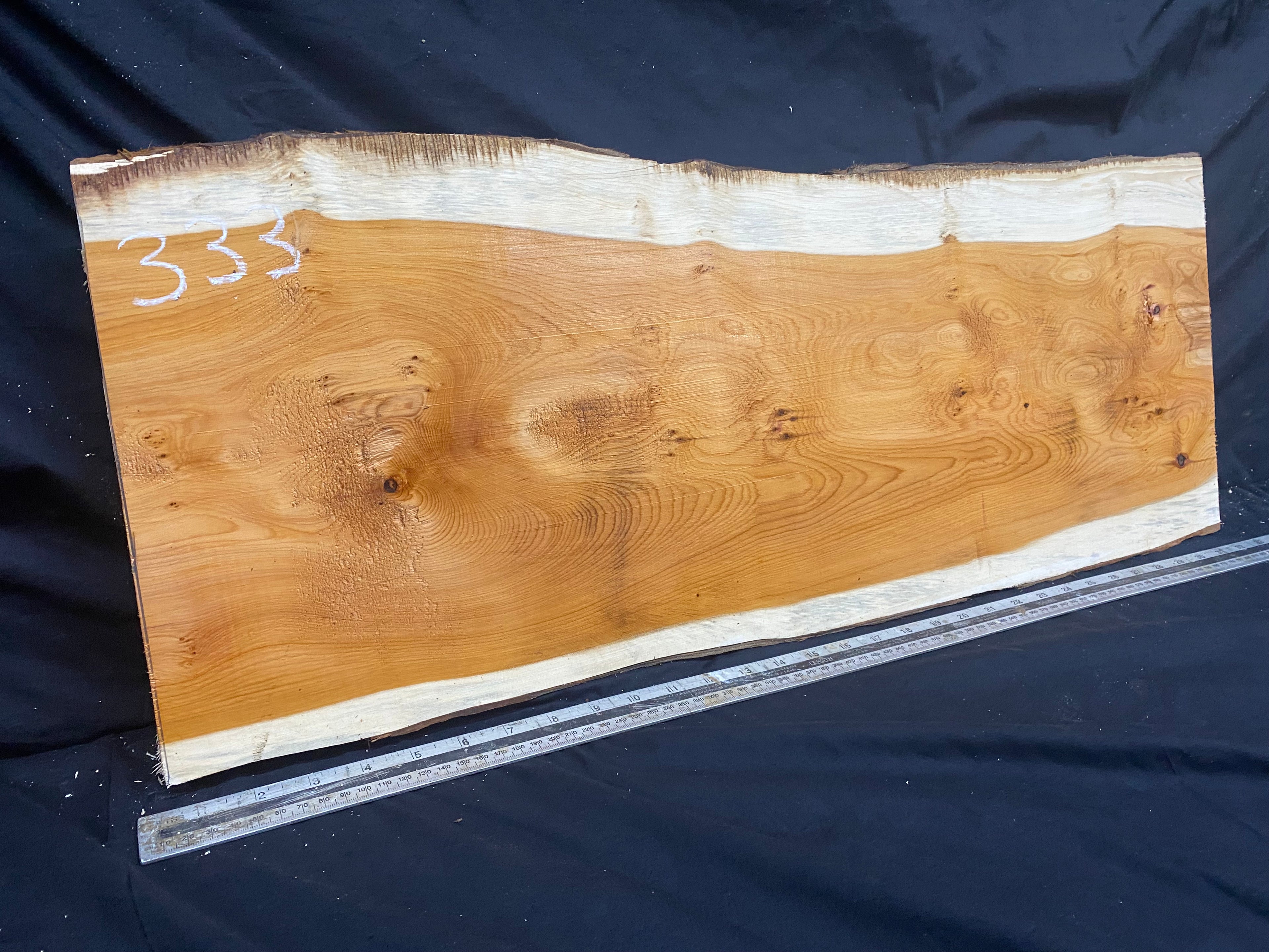 Hardwood yew, slab, board 800 L x 306 W x 45 D mm    (333)