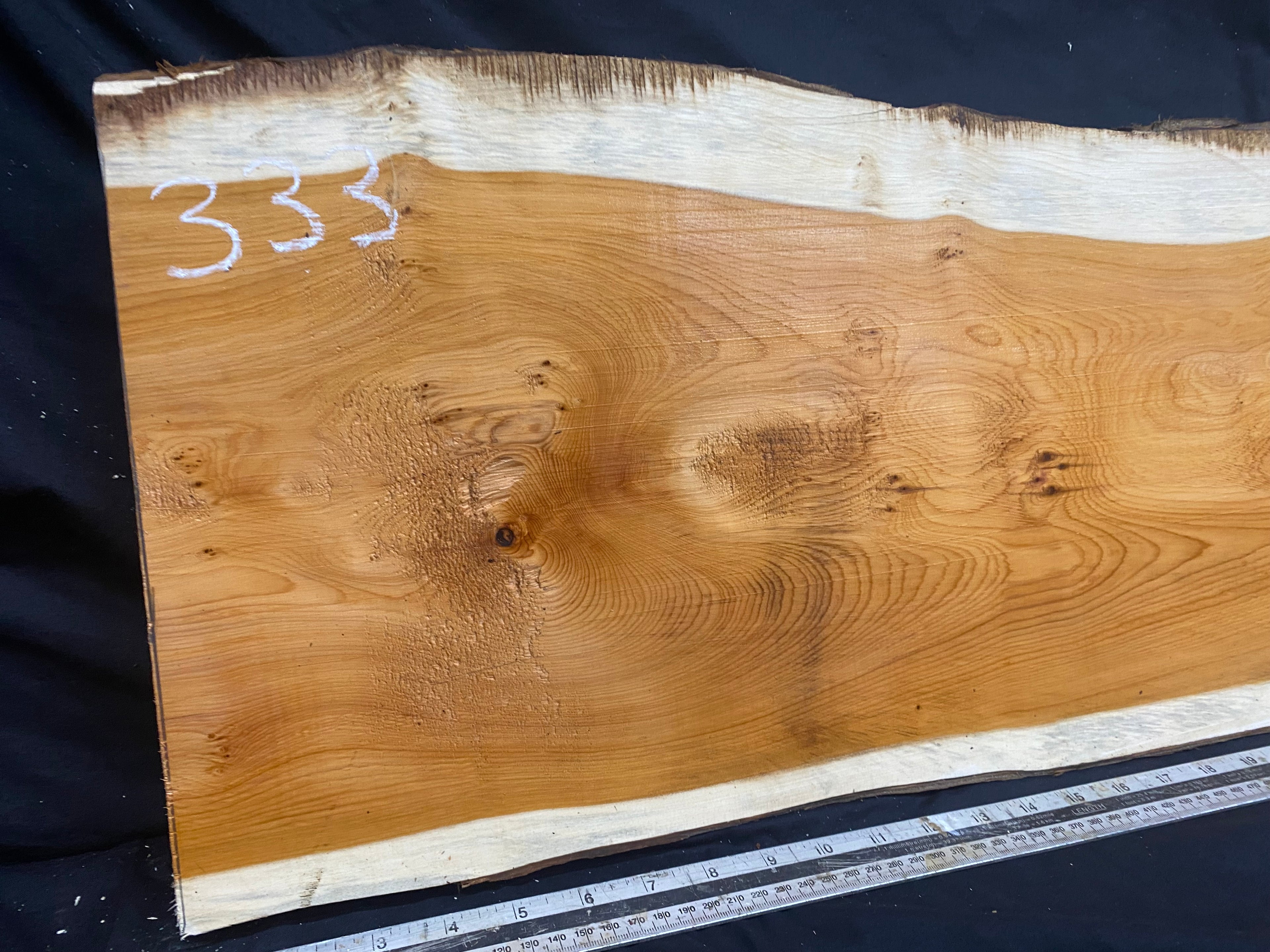 Hardwood yew, slab, board 800 L x 306 W x 45 D mm    (333)