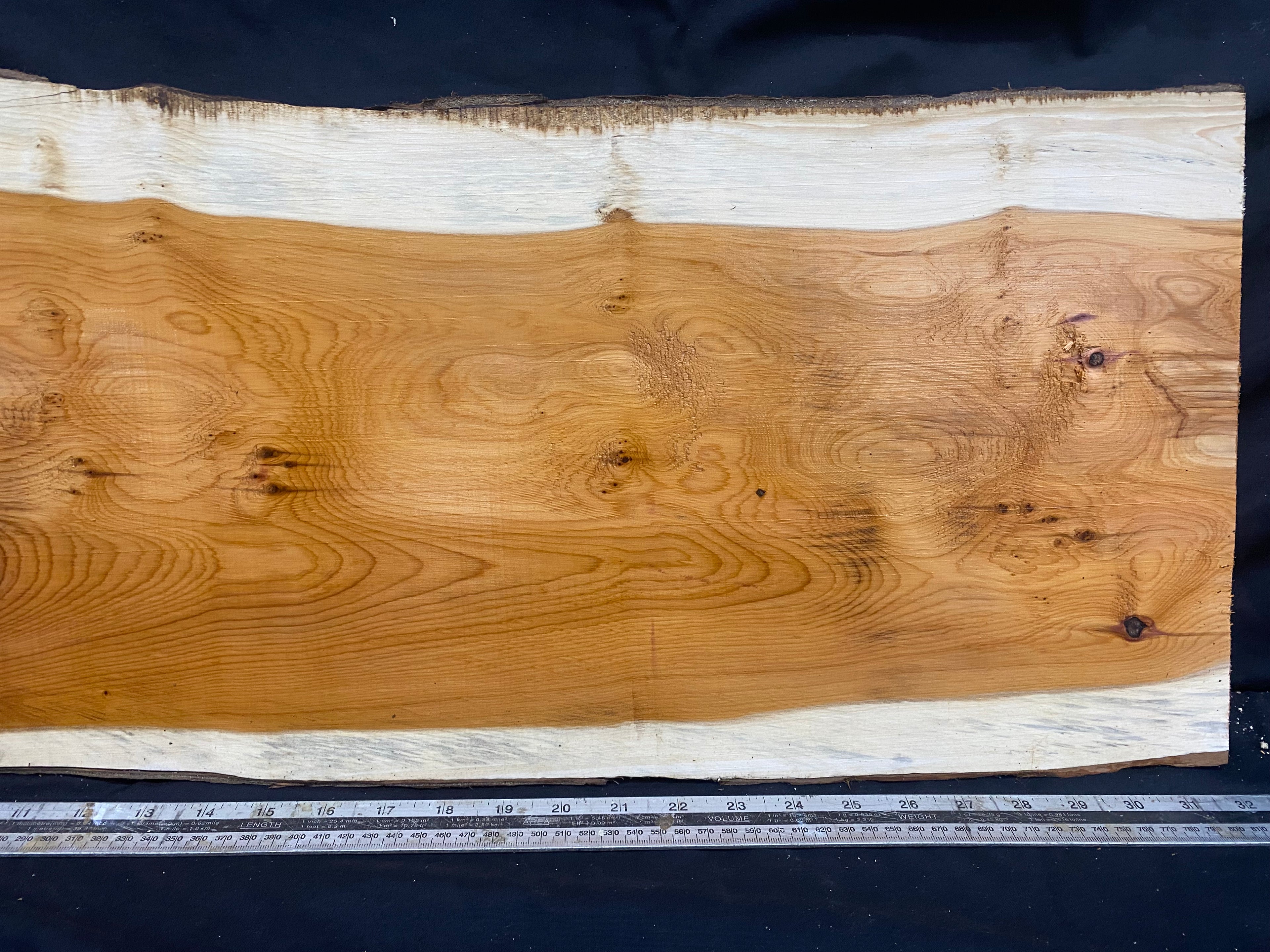 Hardwood yew, slab, board 800 L x 306 W x 45 D mm    (333)