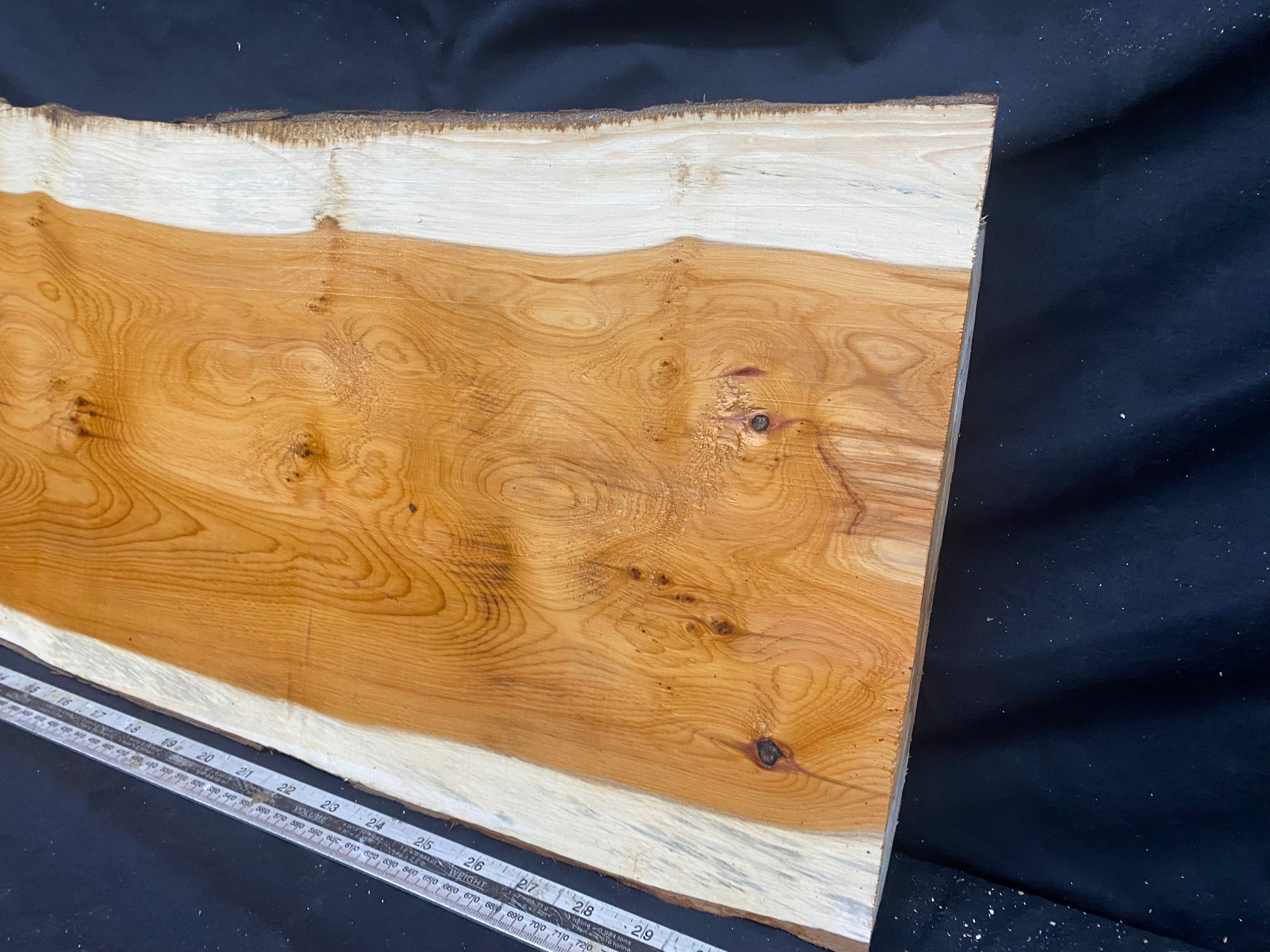 Hardwood yew, slab, board 800 L x 306 W x 45 D mm    (333)