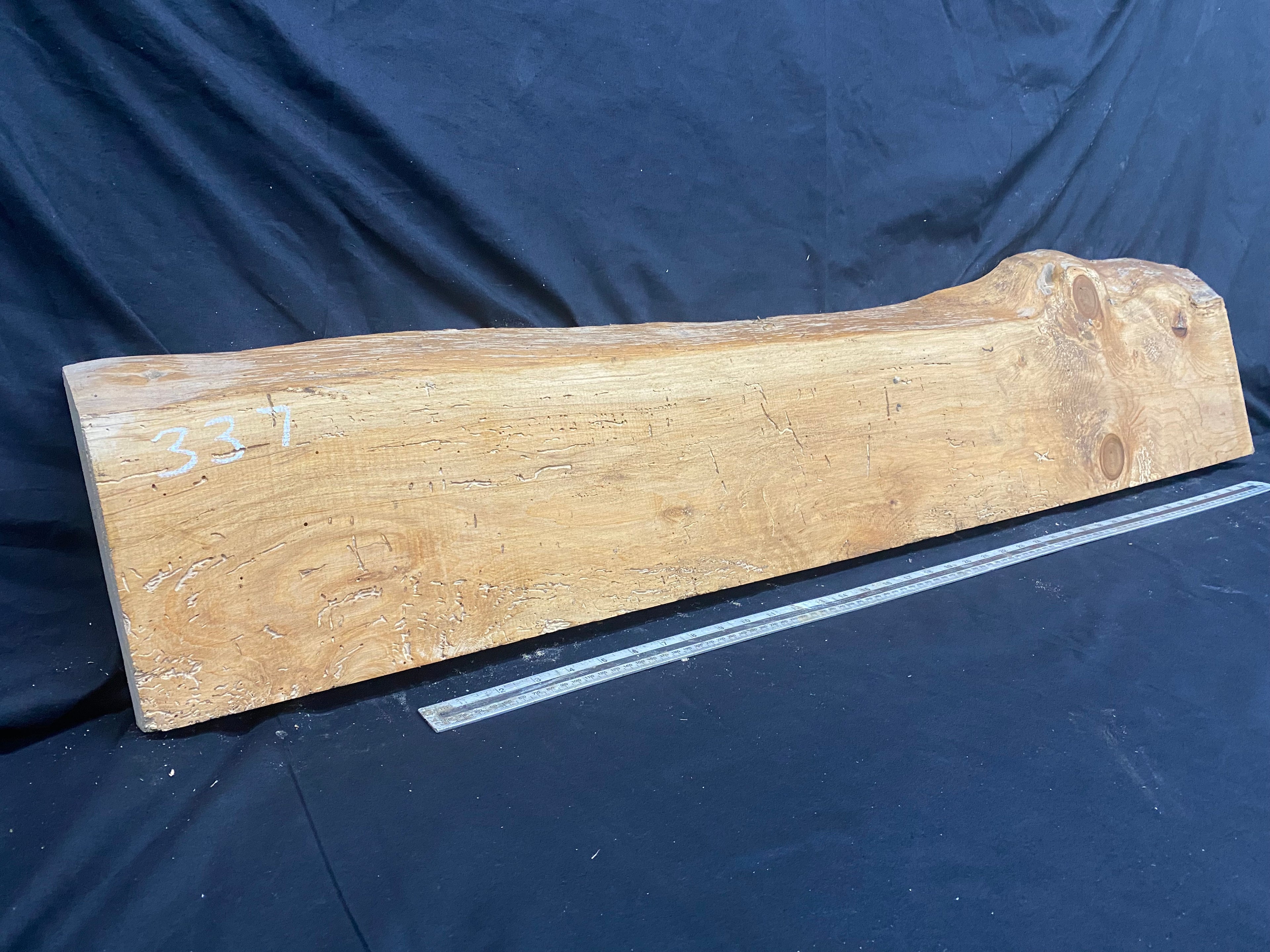 Cedar plank, shelf, 1260 L x 278 W x 43 D mm    (337)