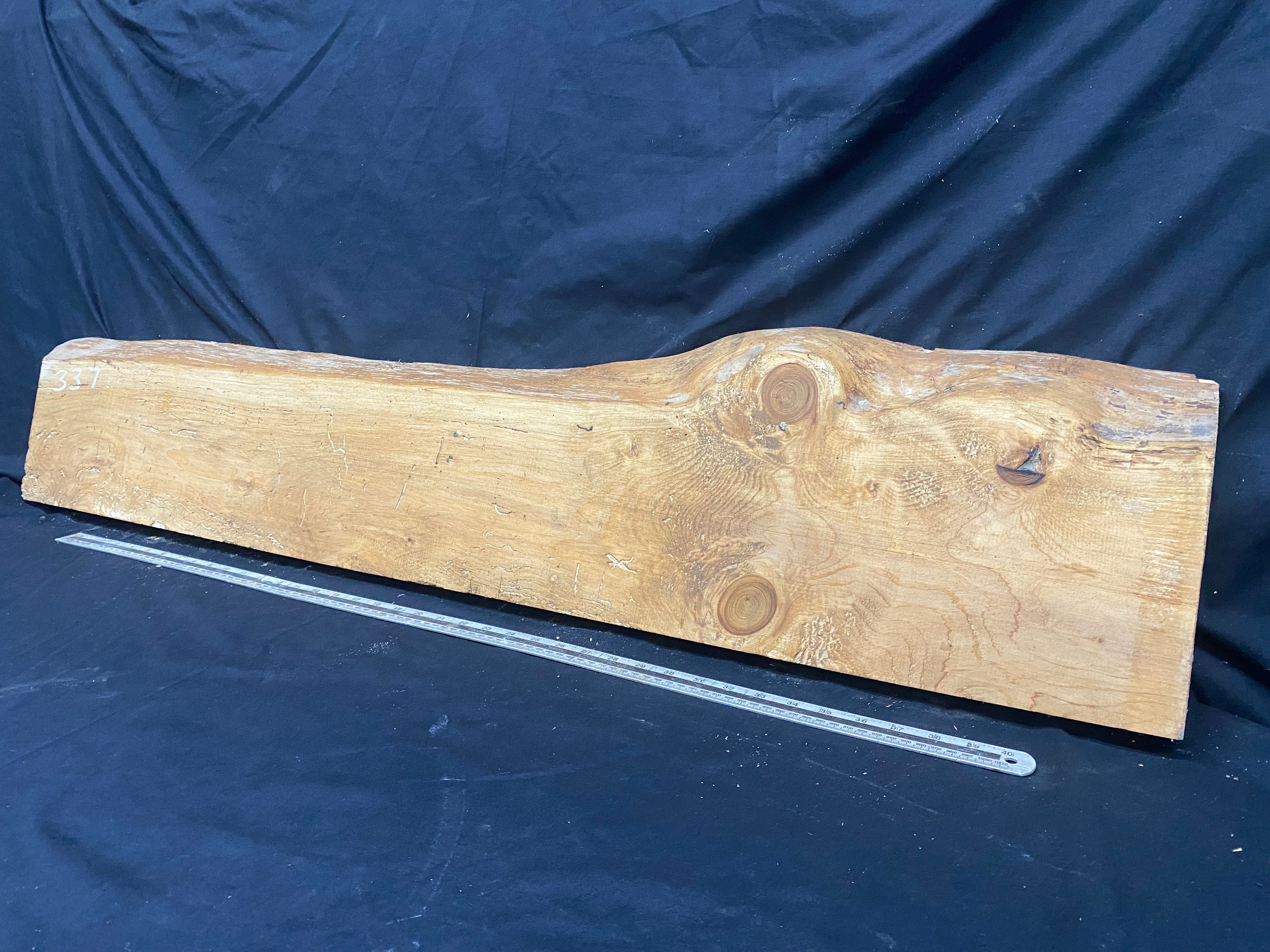 Cedar plank, shelf, 1260 L x 278 W x 43 D mm    (337)