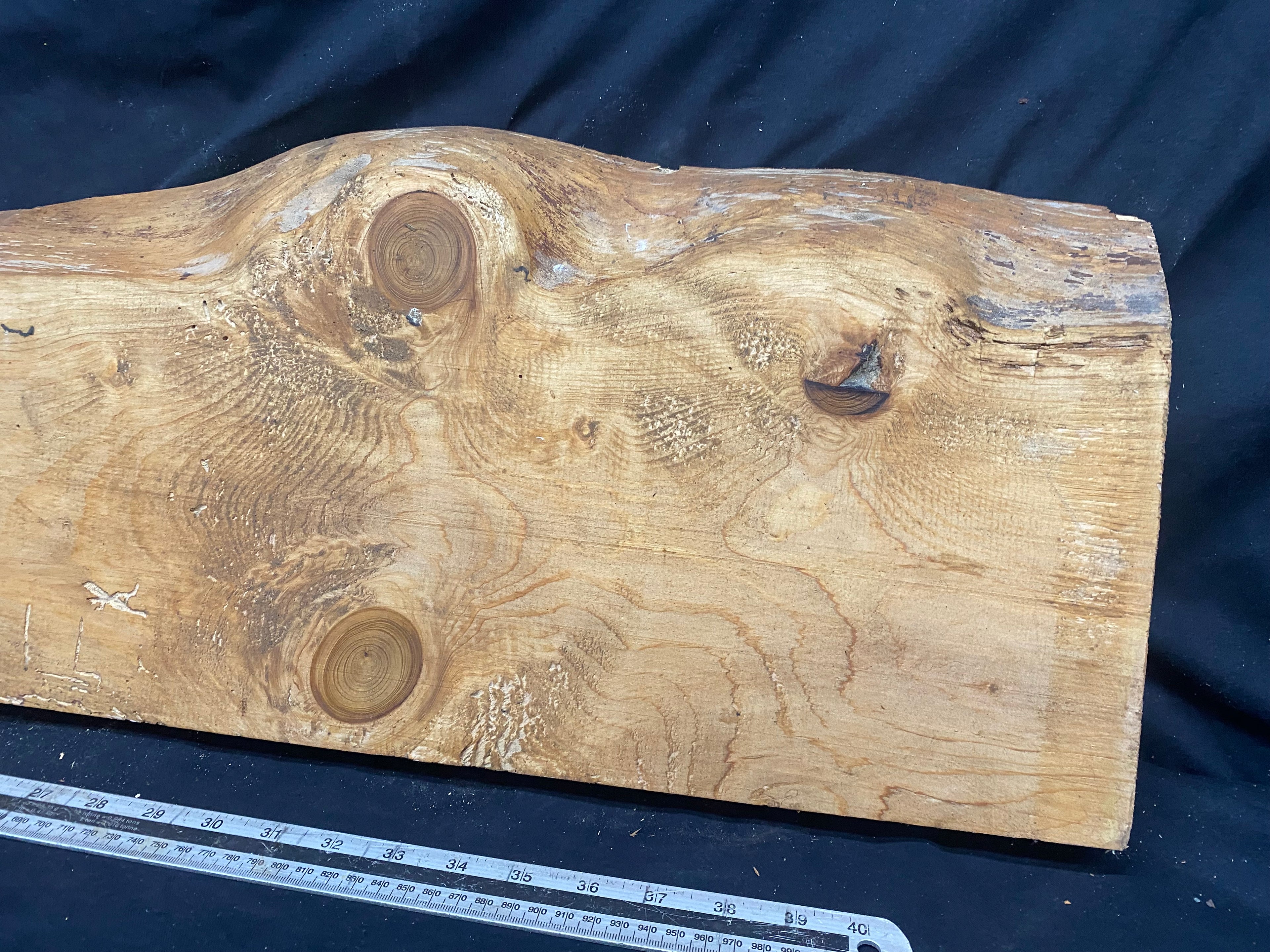 Cedar plank, shelf, 1260 L x 278 W x 43 D mm    (337)