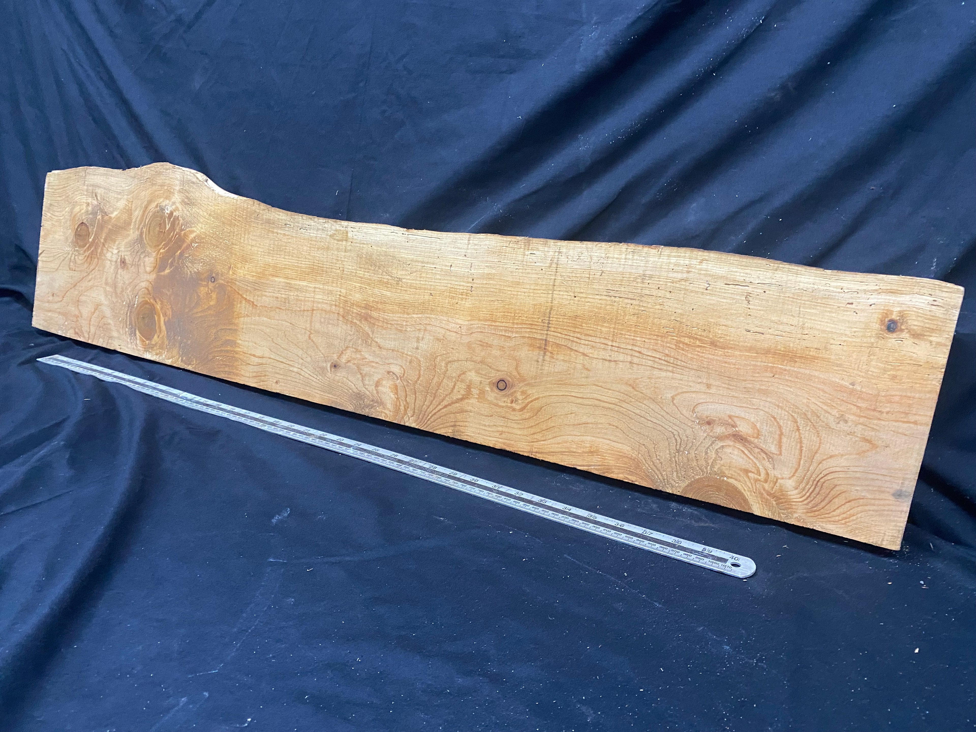 Cedar plank, shelf, 1260 L x 278 W x 43 D mm    (337)